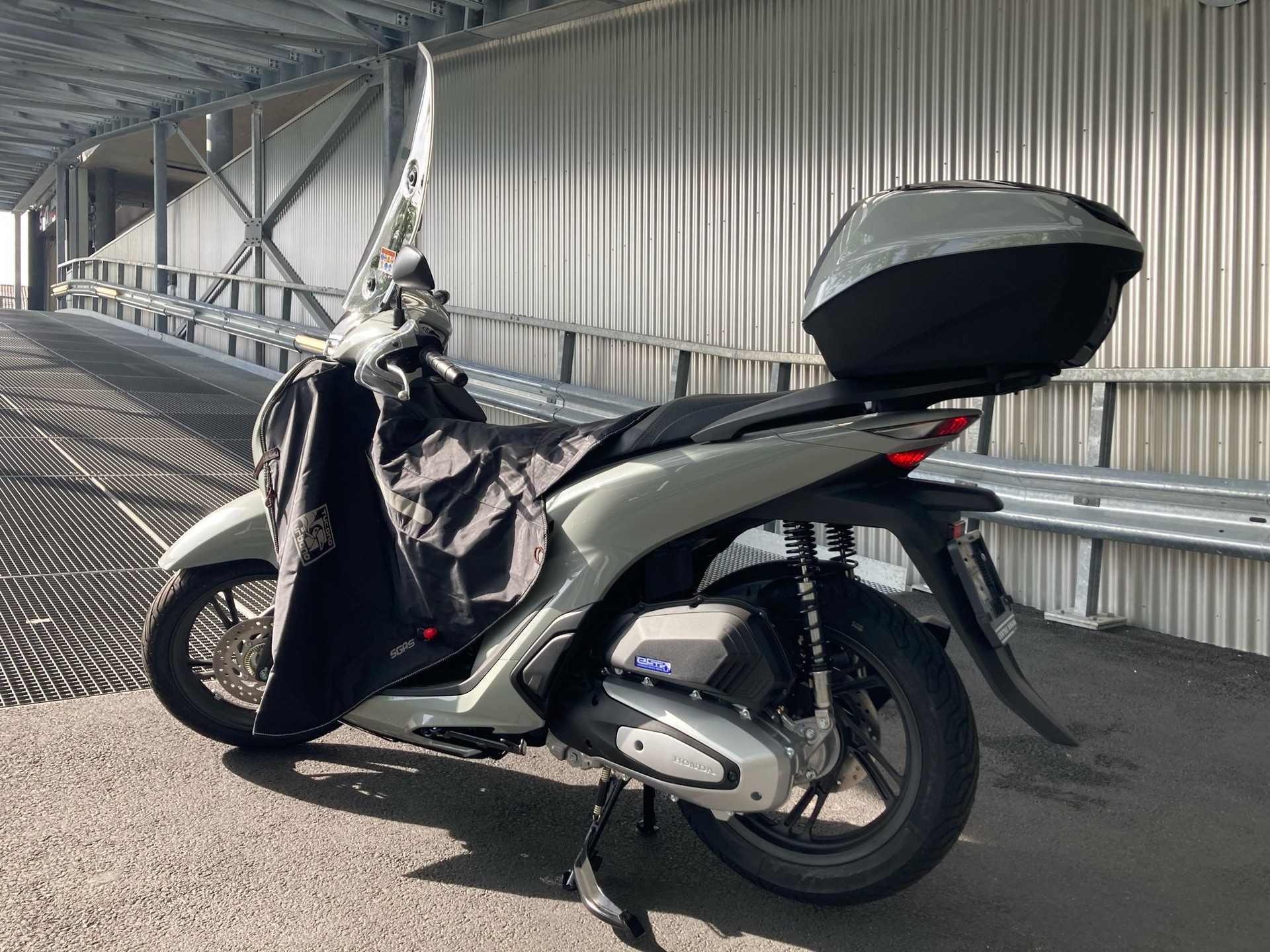 HONDA SH 125 +-showroom-element-2