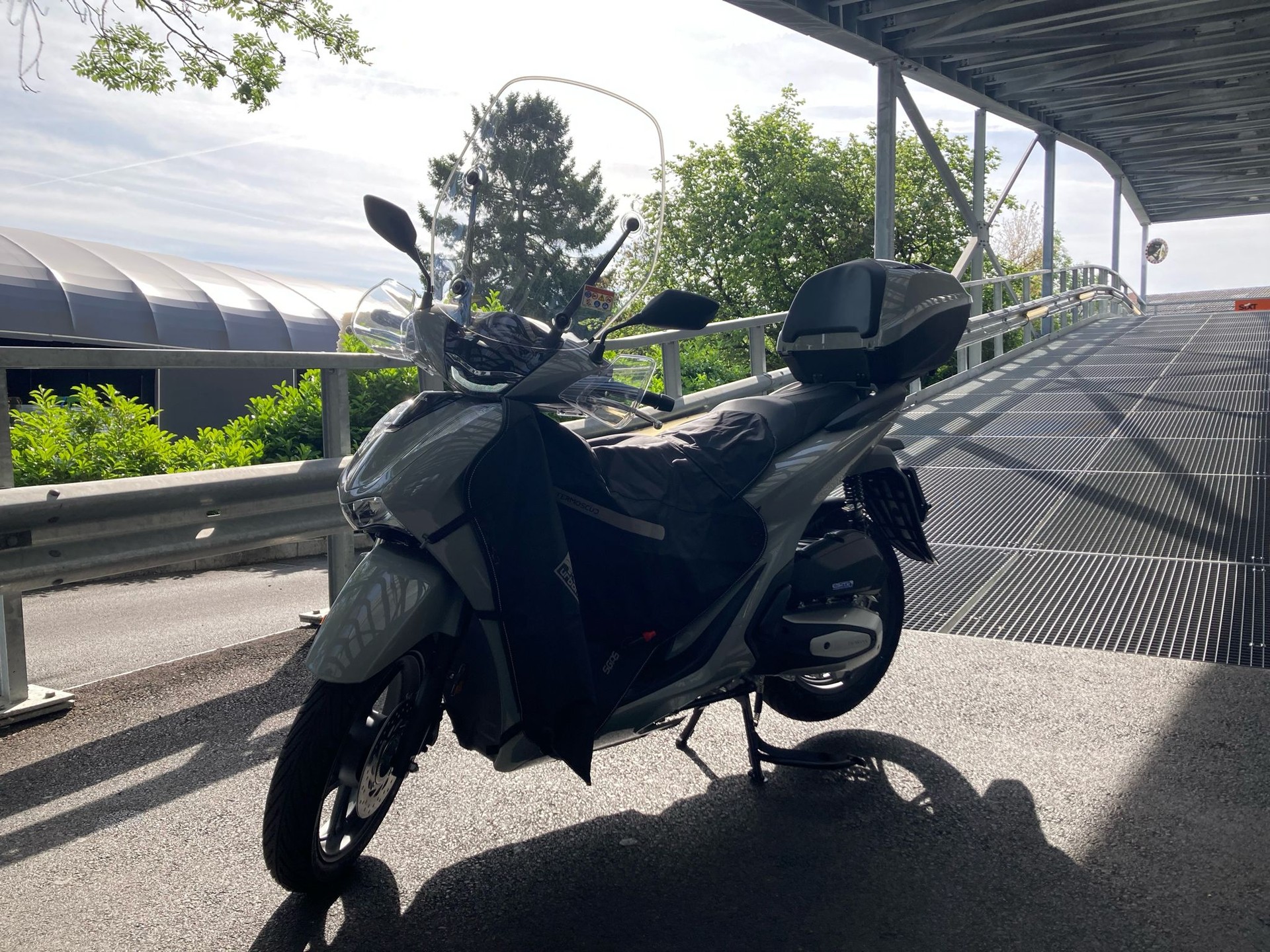 HONDA SH 125 +-showroom-element-1