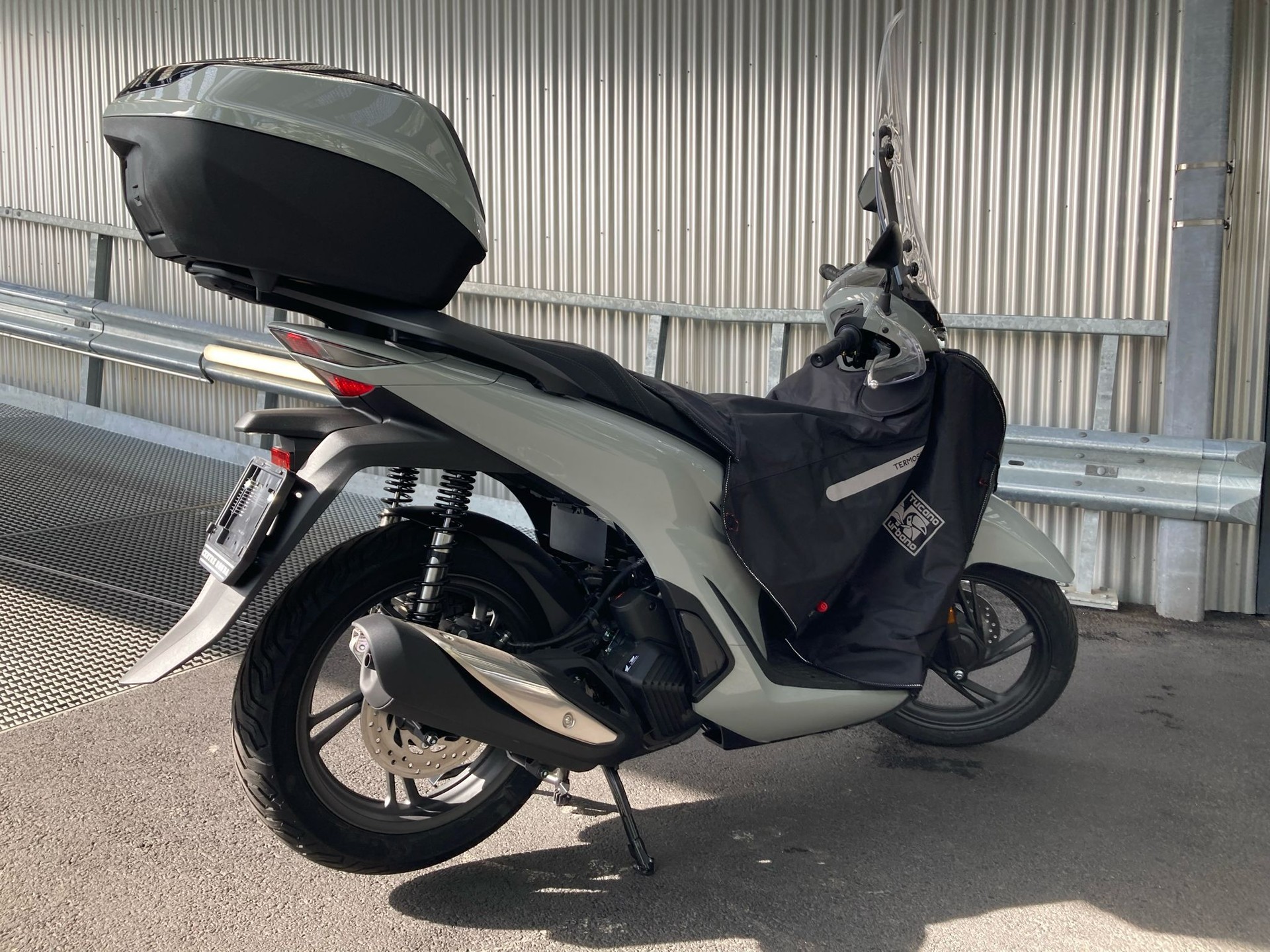 HONDA SH 125 +-showroom-element-3