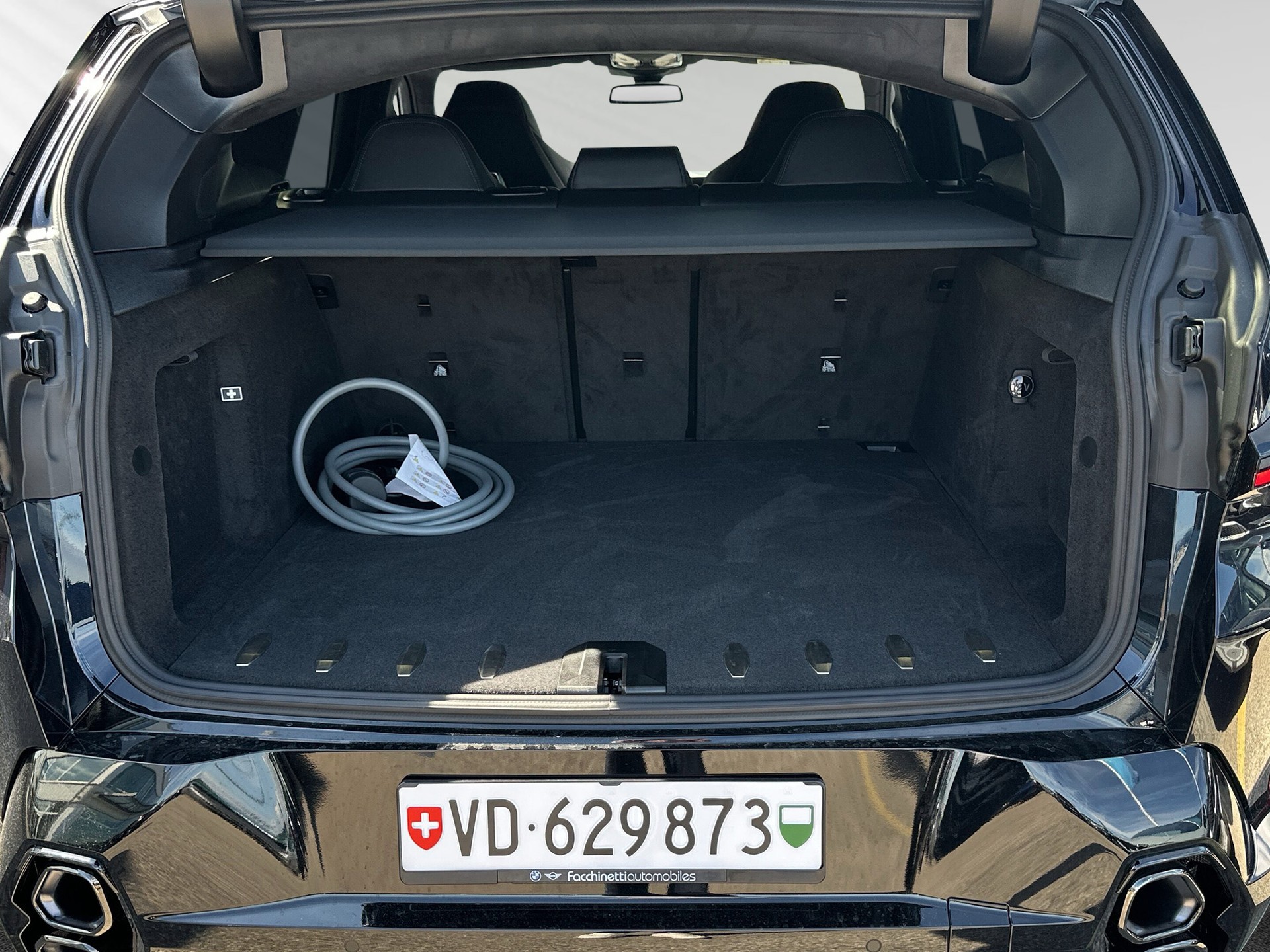 BMW XM xDrive 50e PHEV Steptronic-image-7