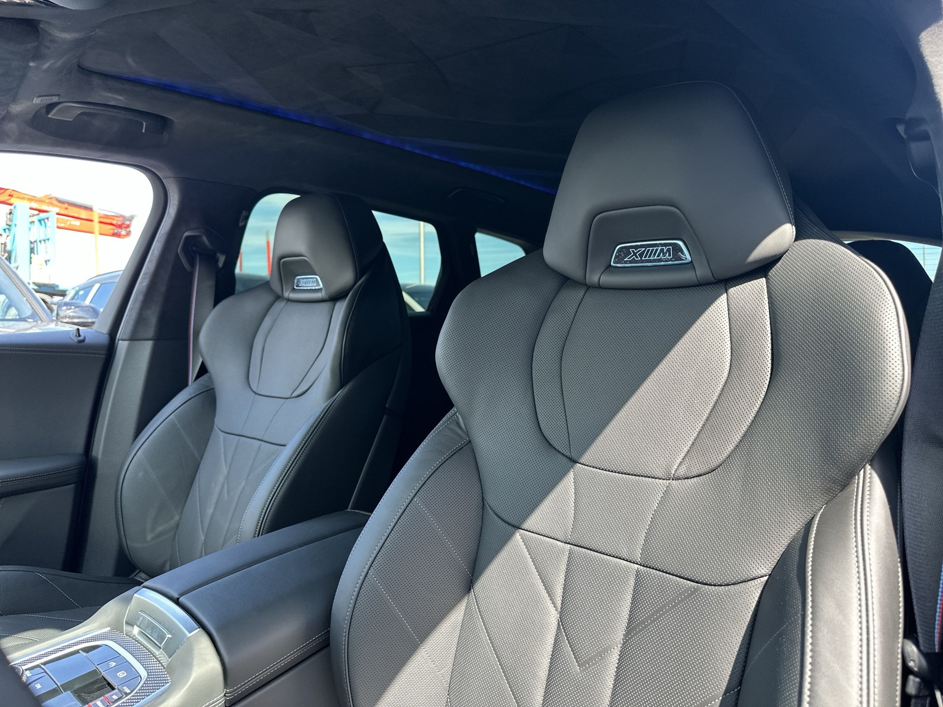 BMW XM xDrive 50e PHEV Steptronic-image-9