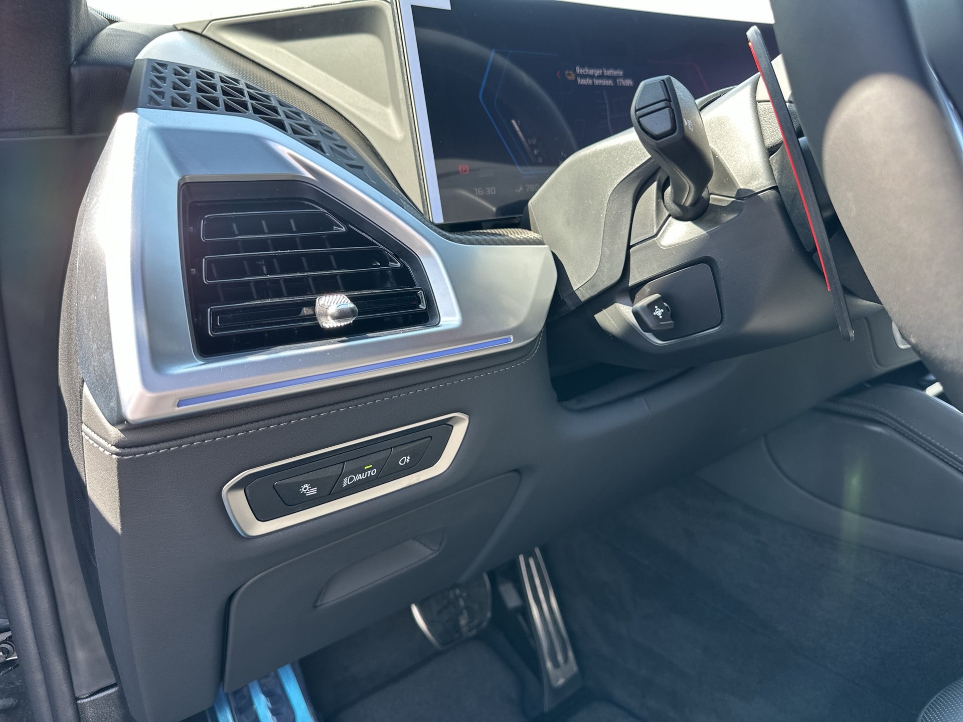 BMW XM xDrive 50e PHEV Steptronic-image-18