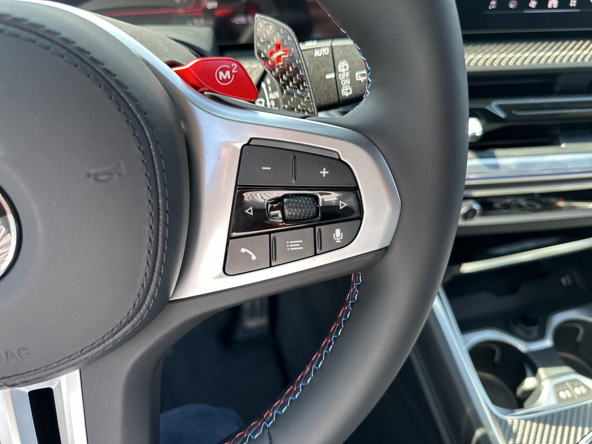 BMW XM xDrive 50e PHEV Steptronic-image-14