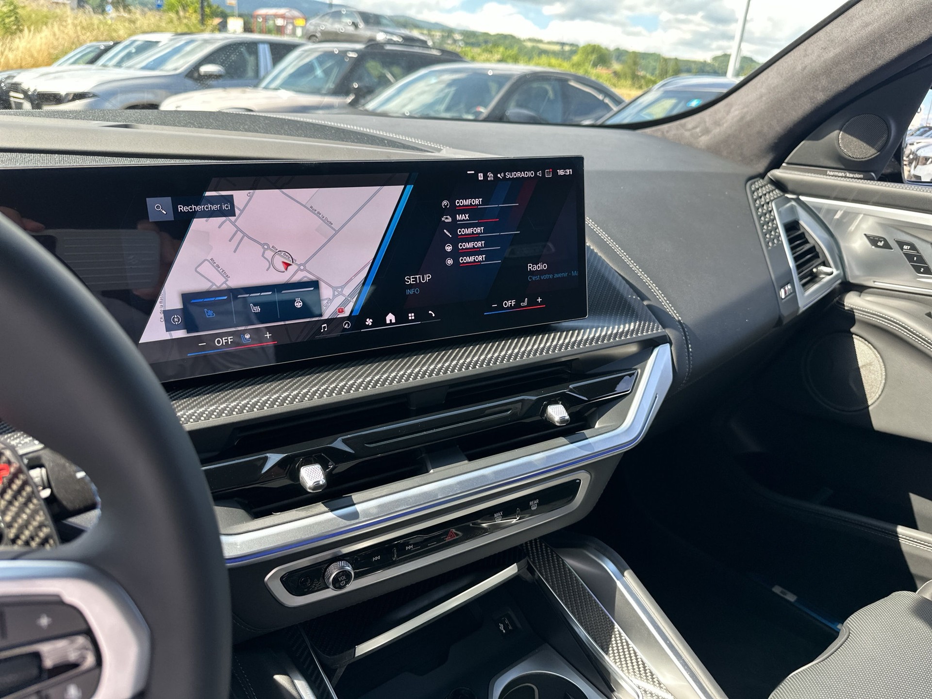 BMW XM xDrive 50e PHEV Steptronic-image-10