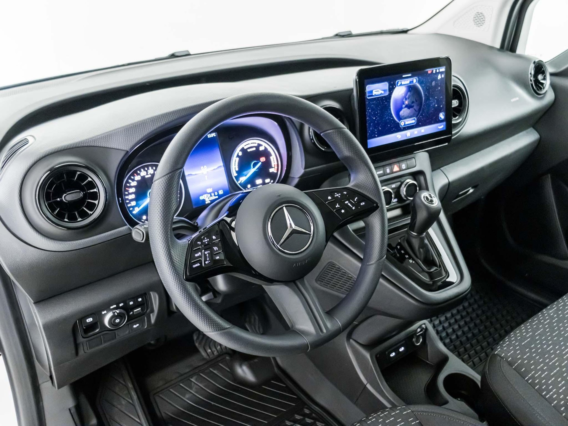 MERCEDES-BENZ eCitan Kasten BASE Standard-image-7