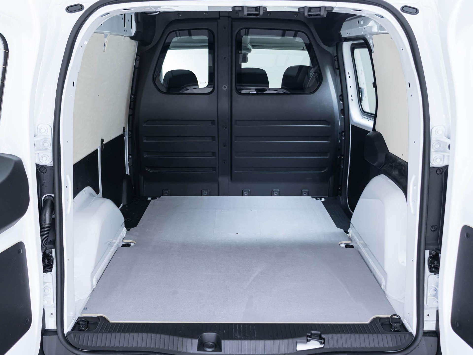 MERCEDES-BENZ eCitan Kasten BASE Standard-image-11
