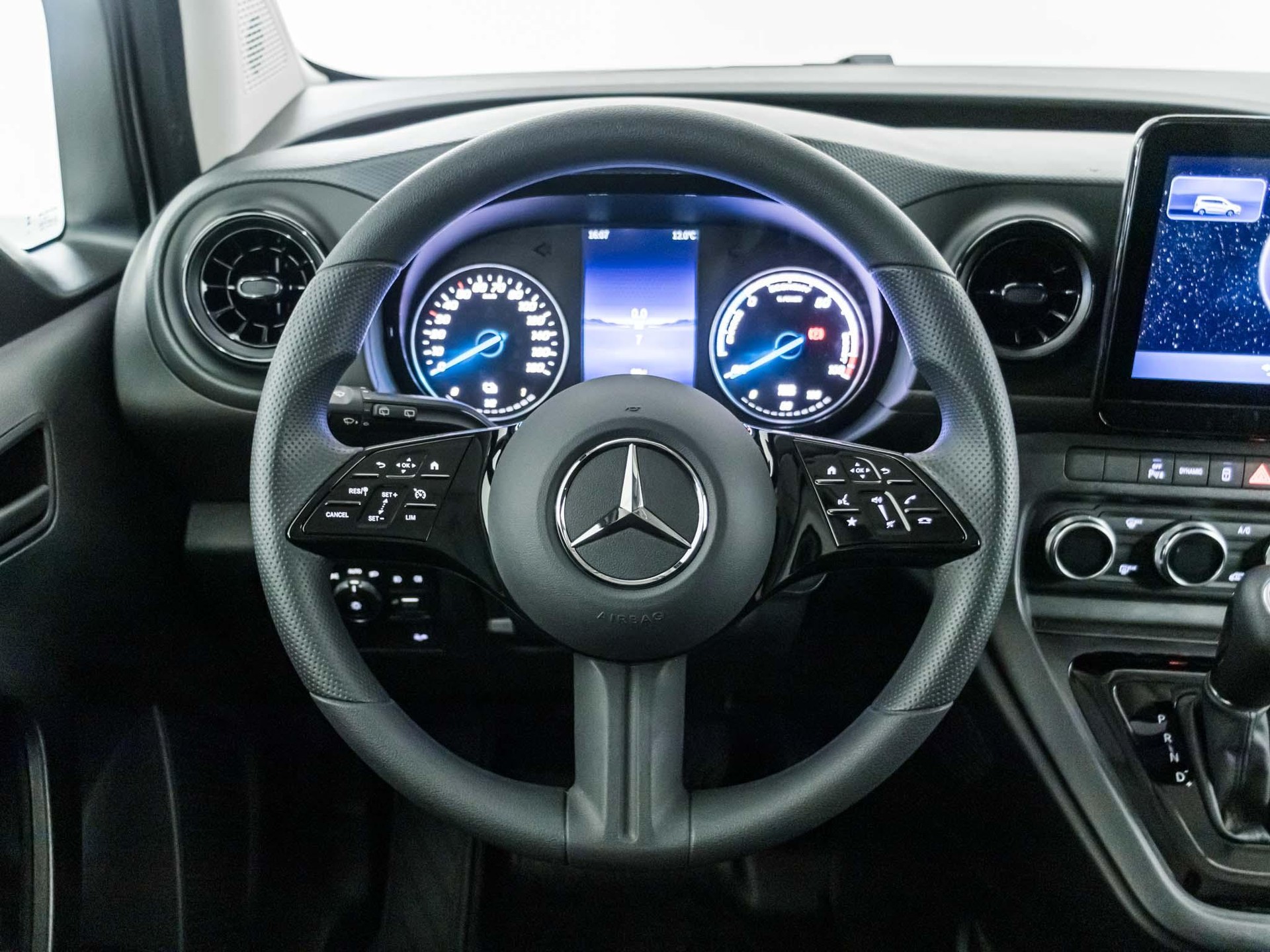 MERCEDES-BENZ eCitan Kasten BASE Standard-image-8