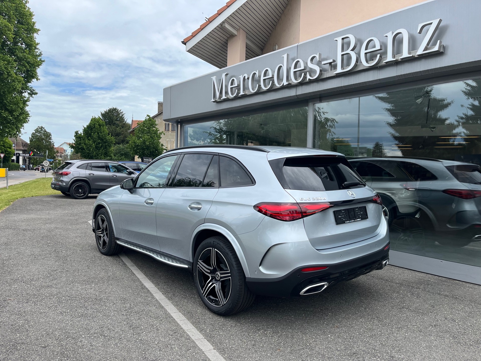 MERCEDES-BENZ GLC 220 d 4Matic 9G-Tronic-image-3