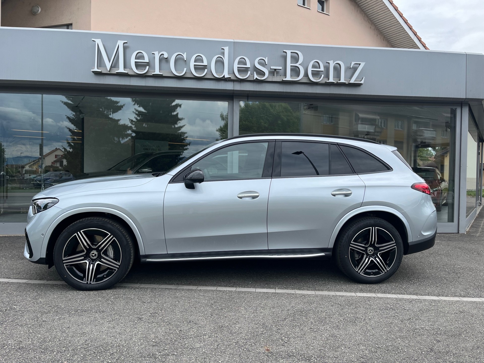 MERCEDES-BENZ GLC 220 d 4Matic 9G-Tronic-image-2