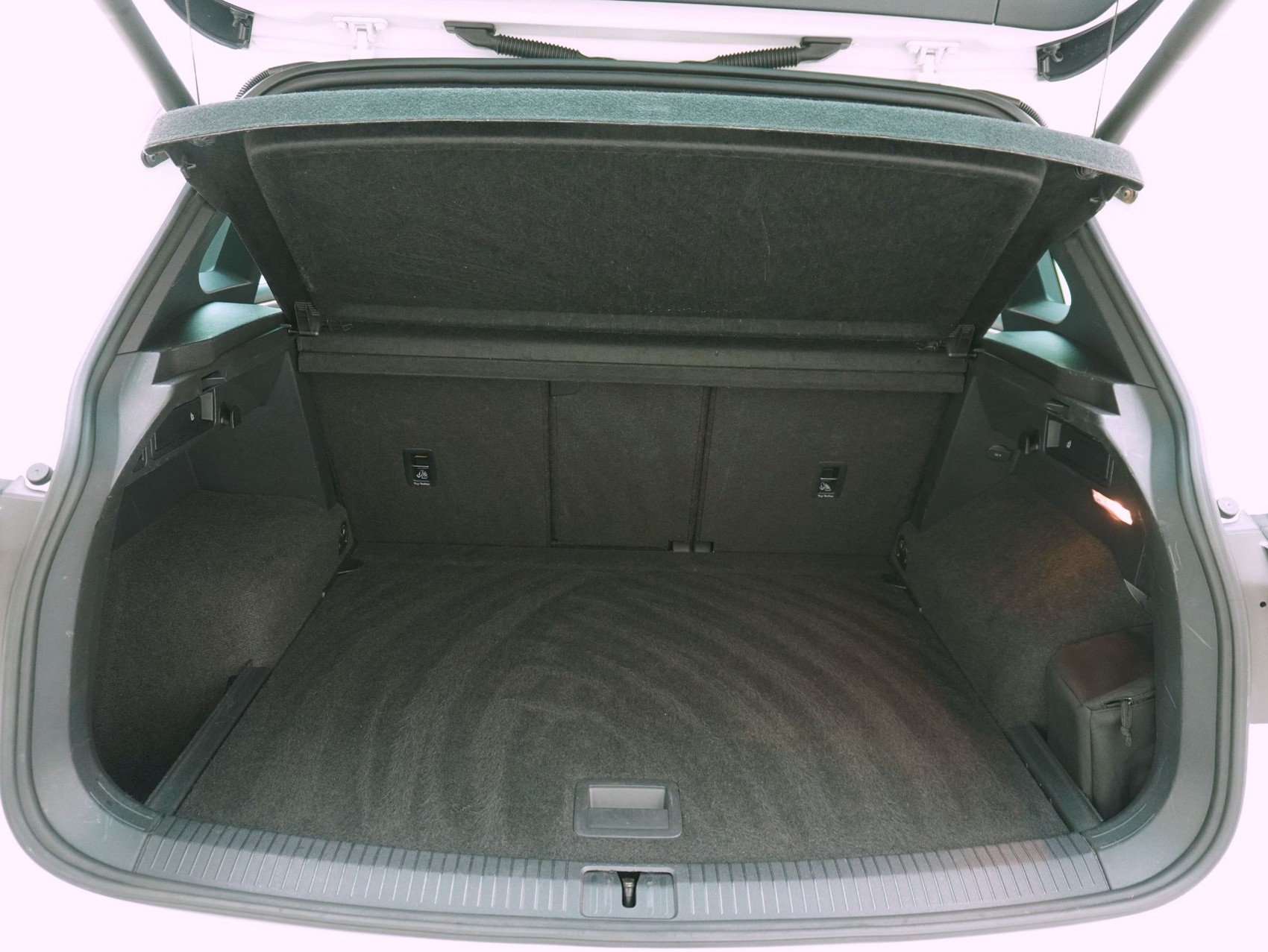 VW Tiguan 2.0 TDI DSG R-Line 4Motion-image-14