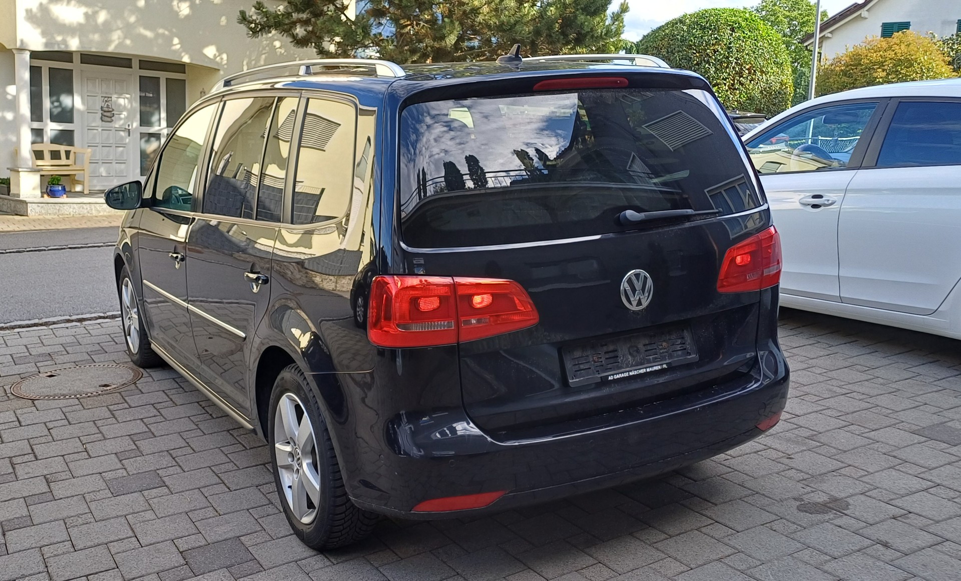 VW Touran 2.0 TDI Highline DSG-image-2
