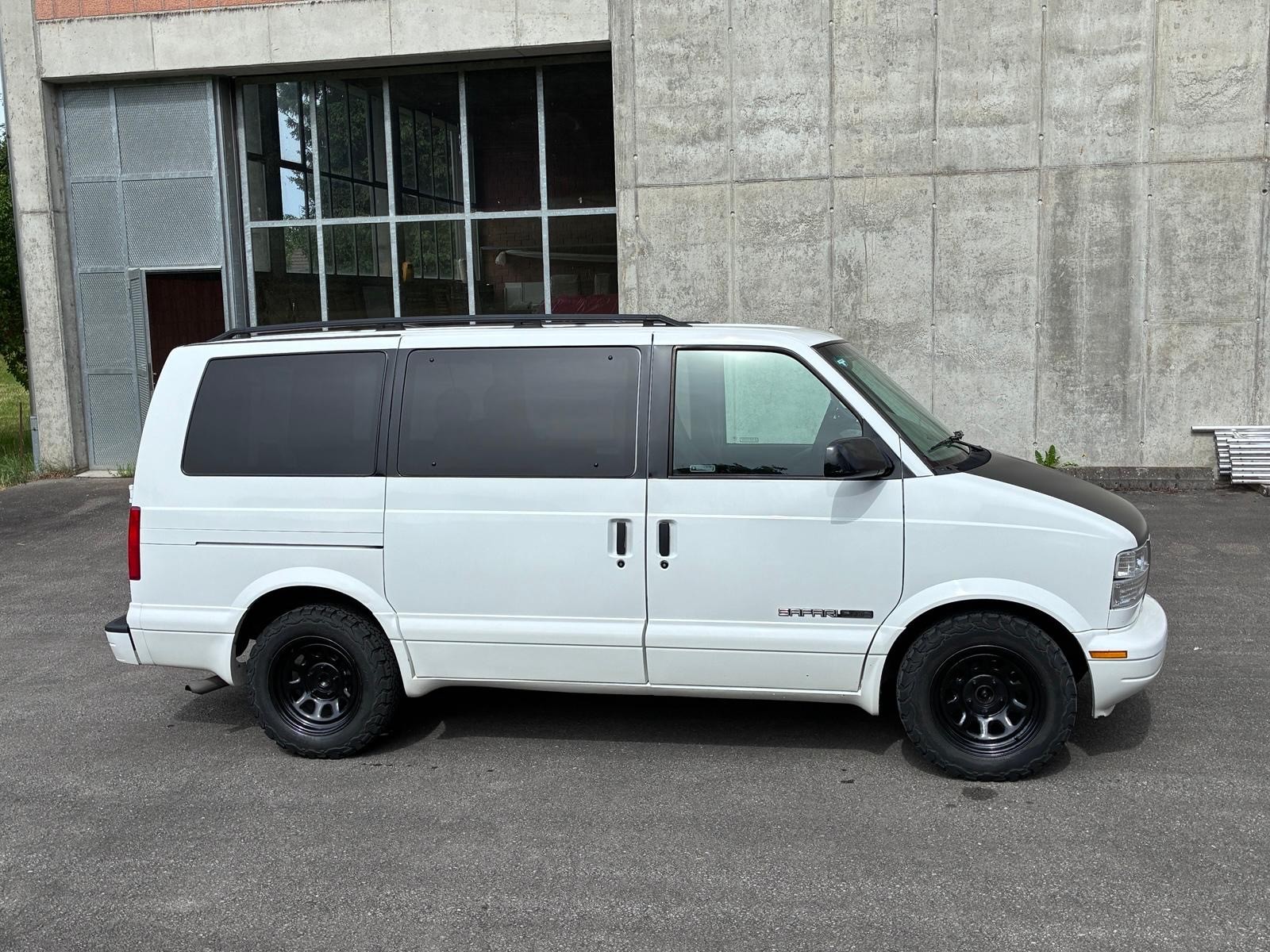 GMC Safari 2000-image-4