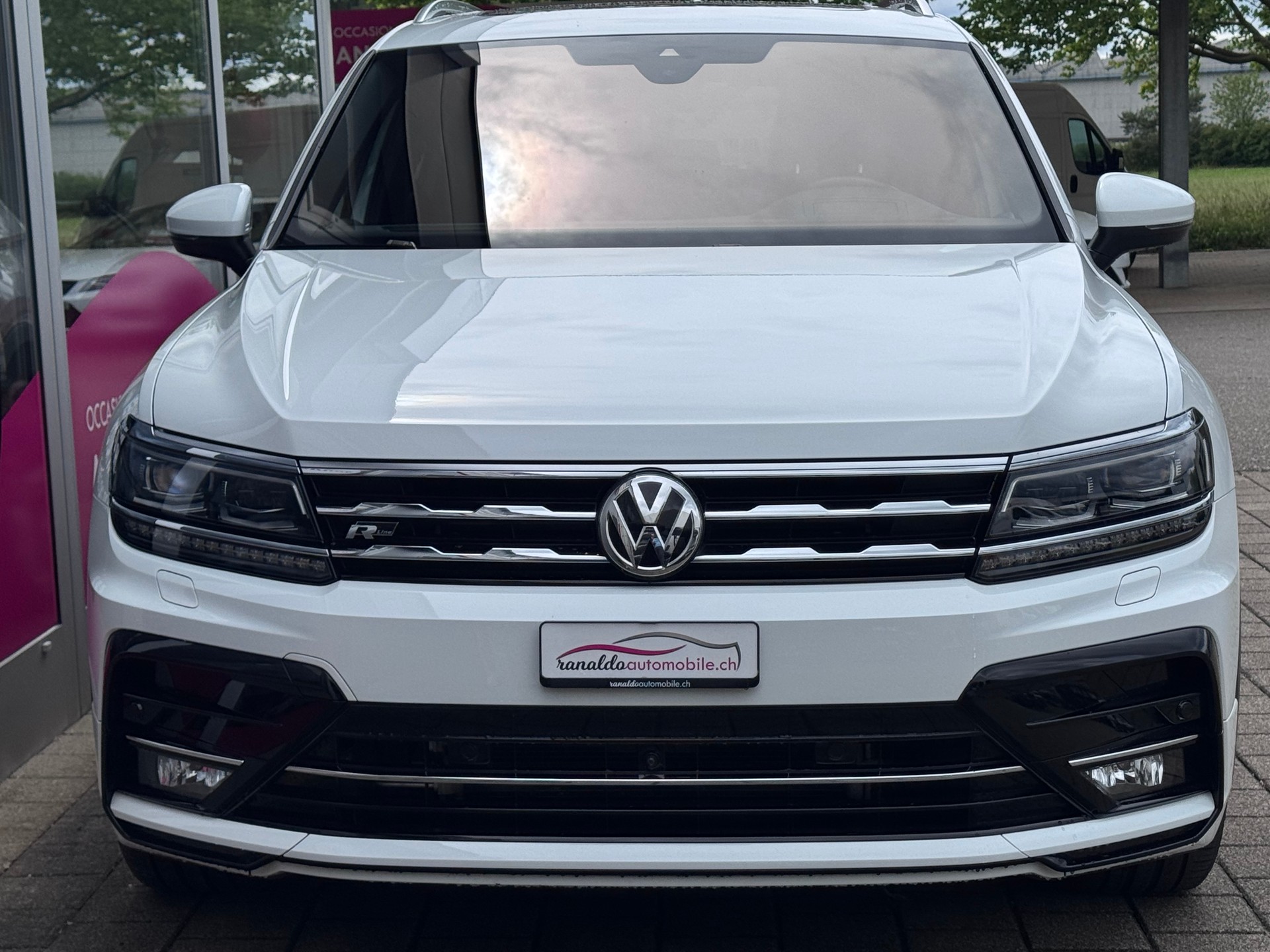 VW Tiguan Allspace 2.0 TDI R_LINE 4x4 DSG+Ledersitze+LED Scheinwerfer+Panorama-Glasdach+Rückfahrkamera+ACC+19"Alu+-image-3