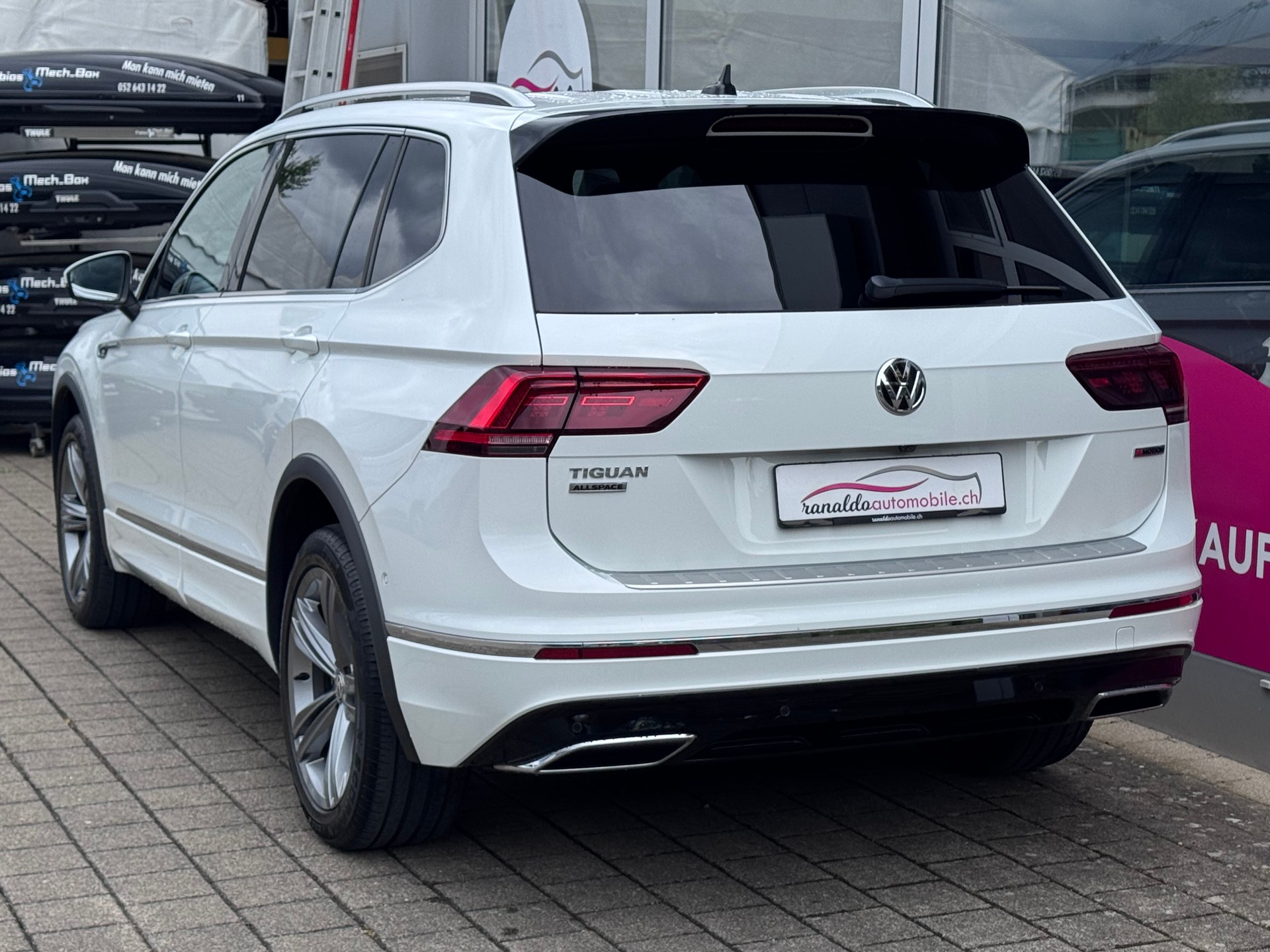 VW Tiguan Allspace 2.0 TDI R_LINE 4x4 DSG+Ledersitze+LED Scheinwerfer+Panorama-Glasdach+Rückfahrkamera+ACC+19"Alu+-image-5