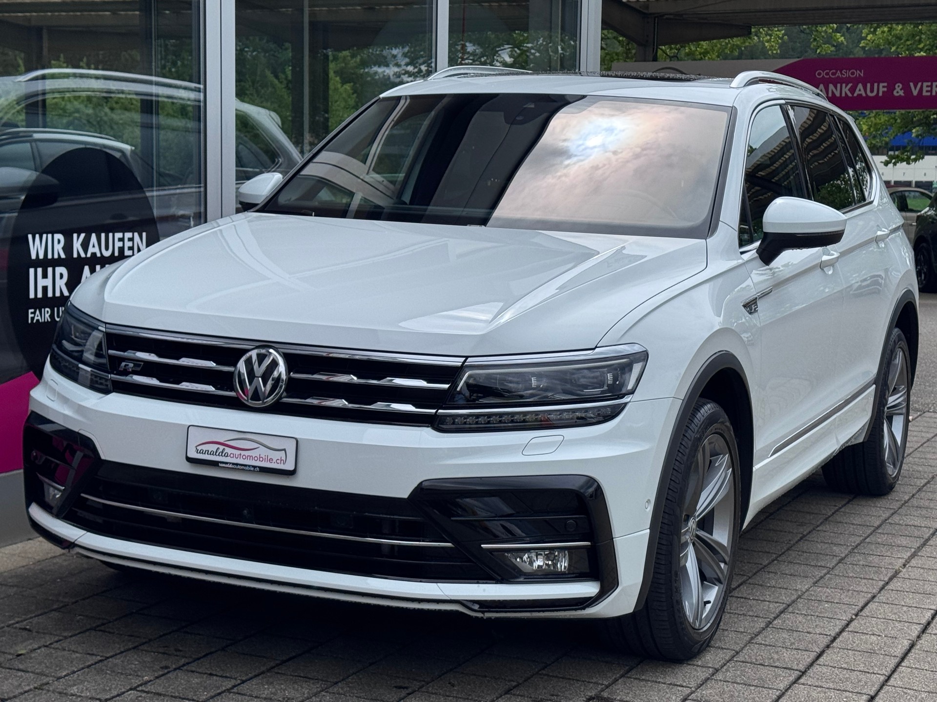 VW Tiguan Allspace 2.0 TDI R_LINE 4x4 DSG+Ledersitze+LED Scheinwerfer+Panorama-Glasdach+Rückfahrkamera+ACC+19"Alu+-image-0