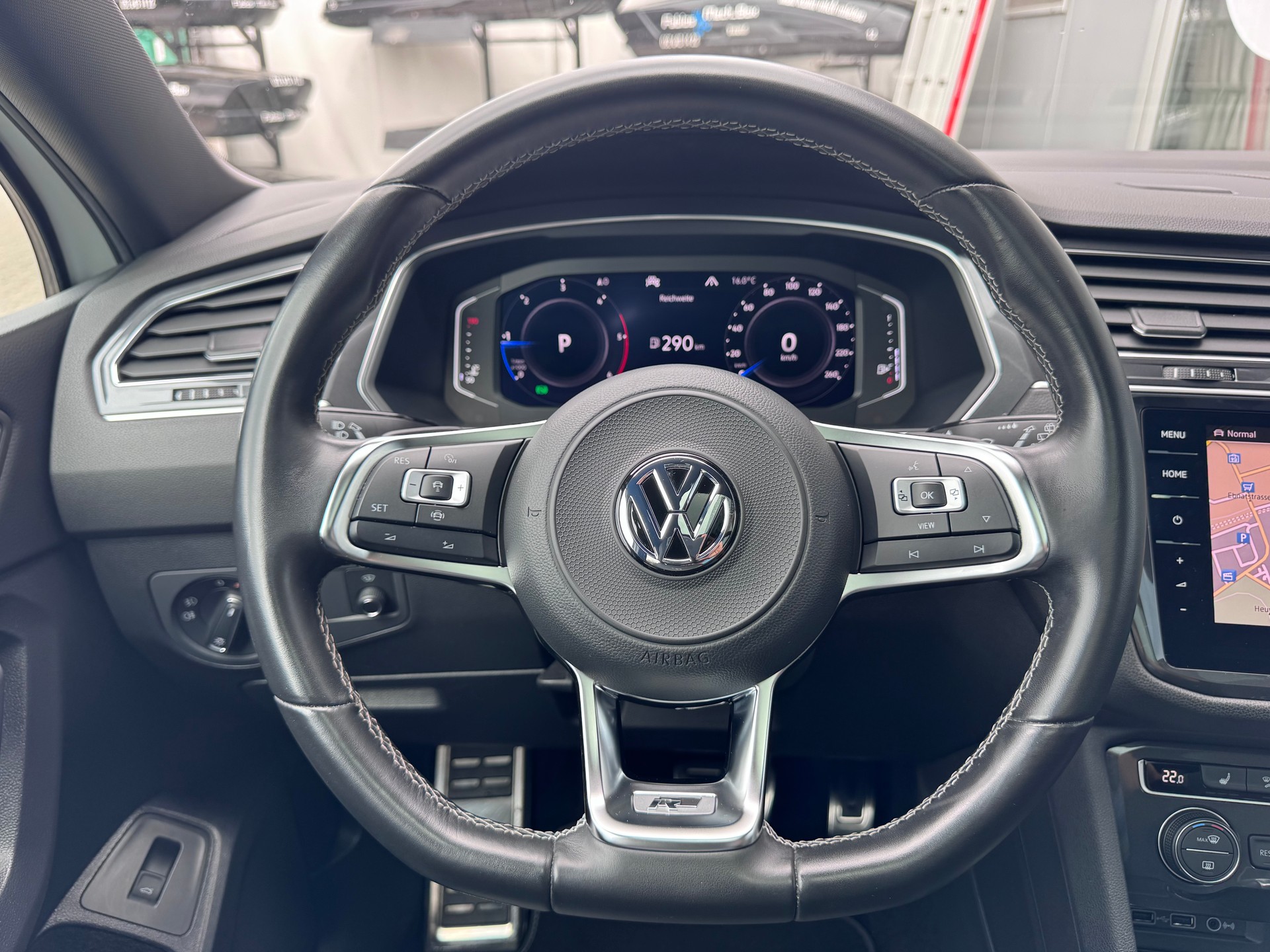 VW Tiguan Allspace 2.0 TDI R_LINE 4x4 DSG+Ledersitze+LED Scheinwerfer+Panorama-Glasdach+Rückfahrkamera+ACC+19"Alu+-image-16