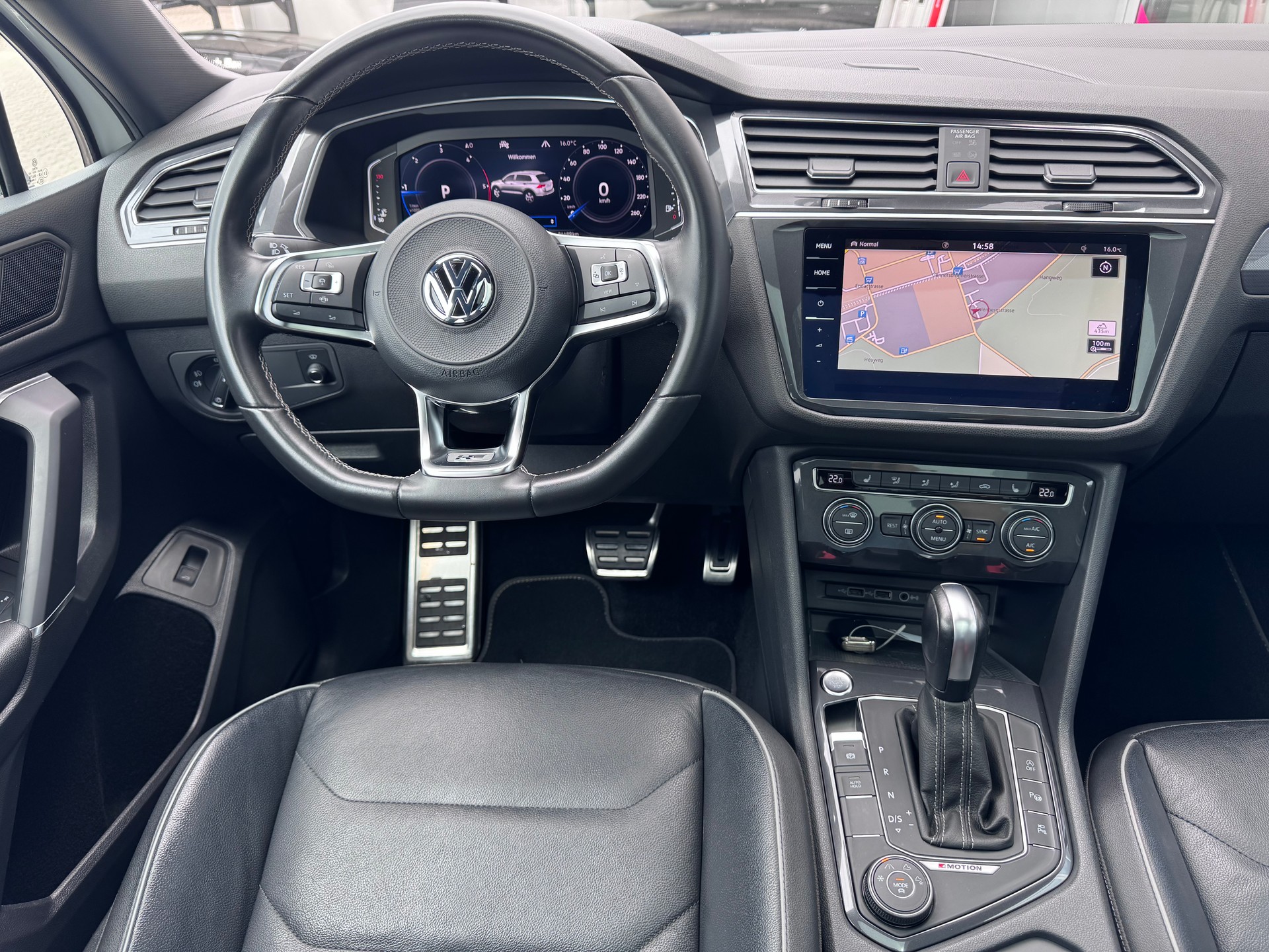 VW Tiguan Allspace 2.0 TDI R_LINE 4x4 DSG+Ledersitze+LED Scheinwerfer+Panorama-Glasdach+Rückfahrkamera+ACC+19"Alu+-image-15