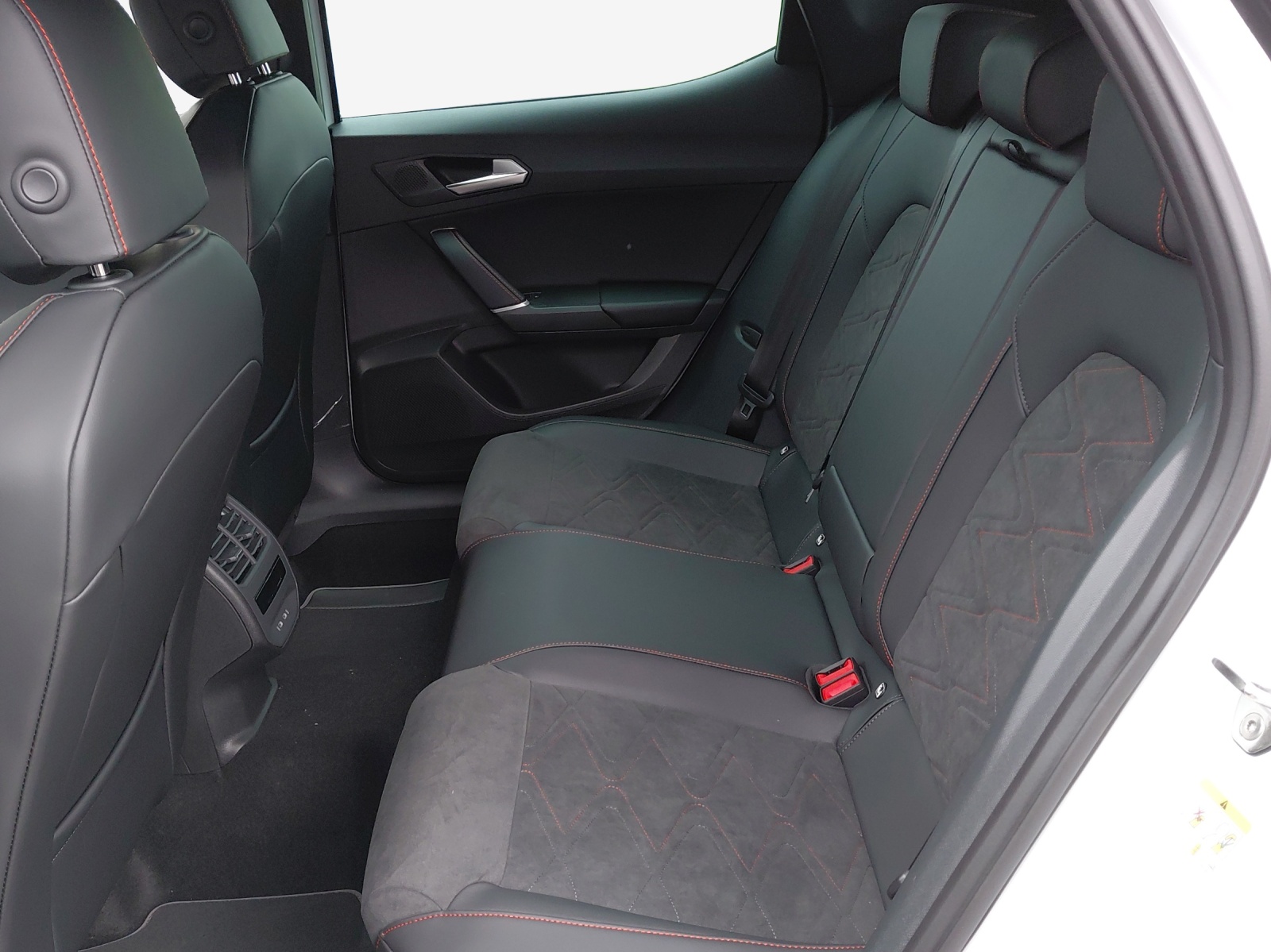 SEAT Leon 1.5 eHybrid pHEV DSG FR-image-11