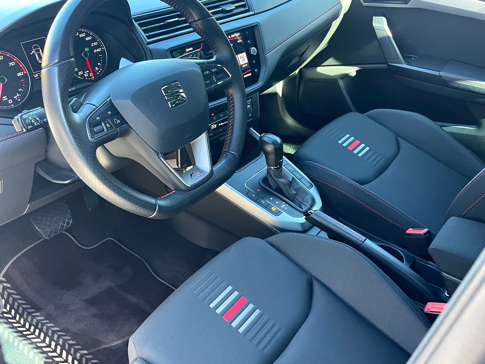 SEAT Arona 1.0 TSI Eco Xcellence DSG-image-2
