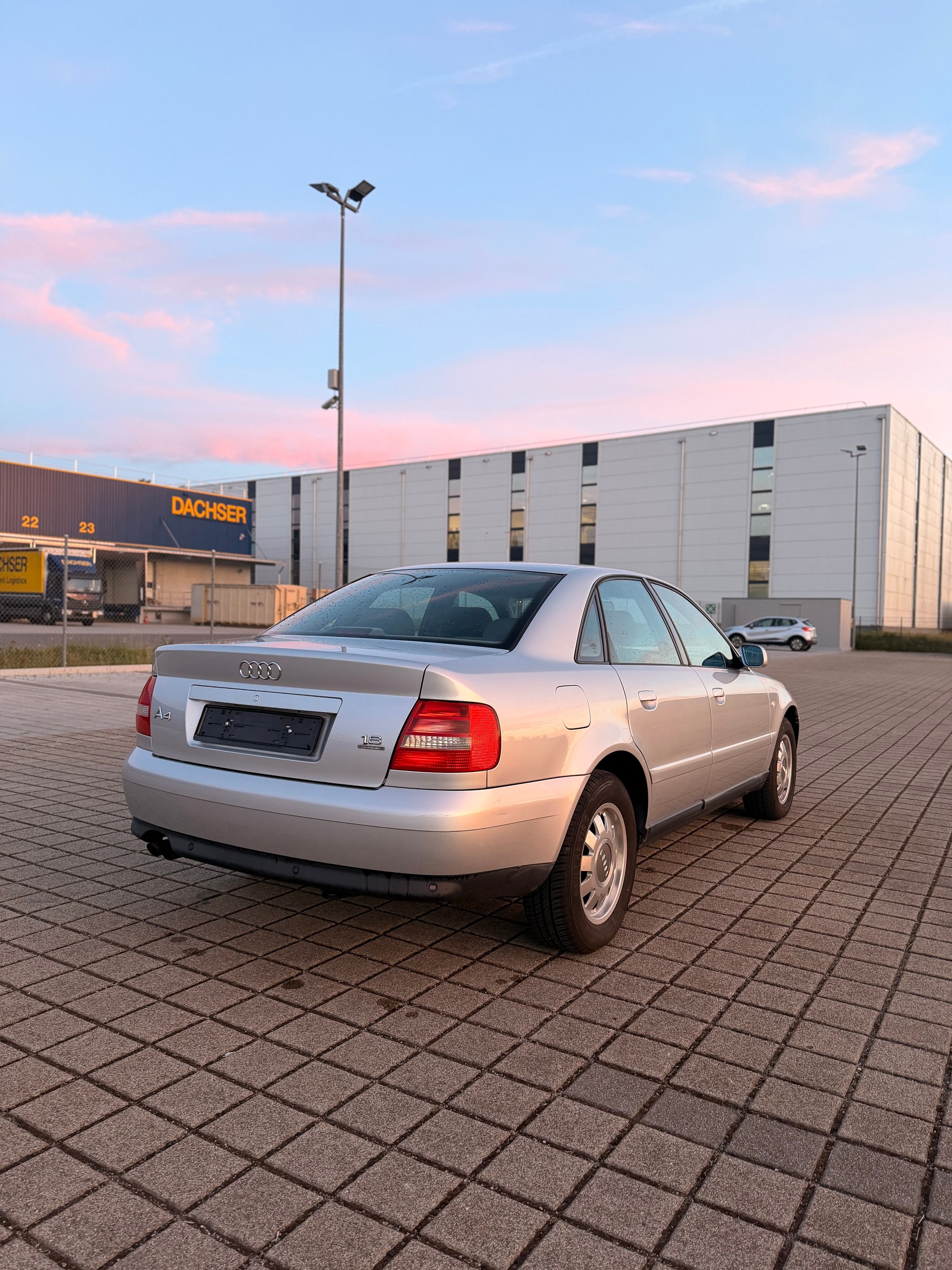 AUDI A4 1.8 quattro Ambition-image-7