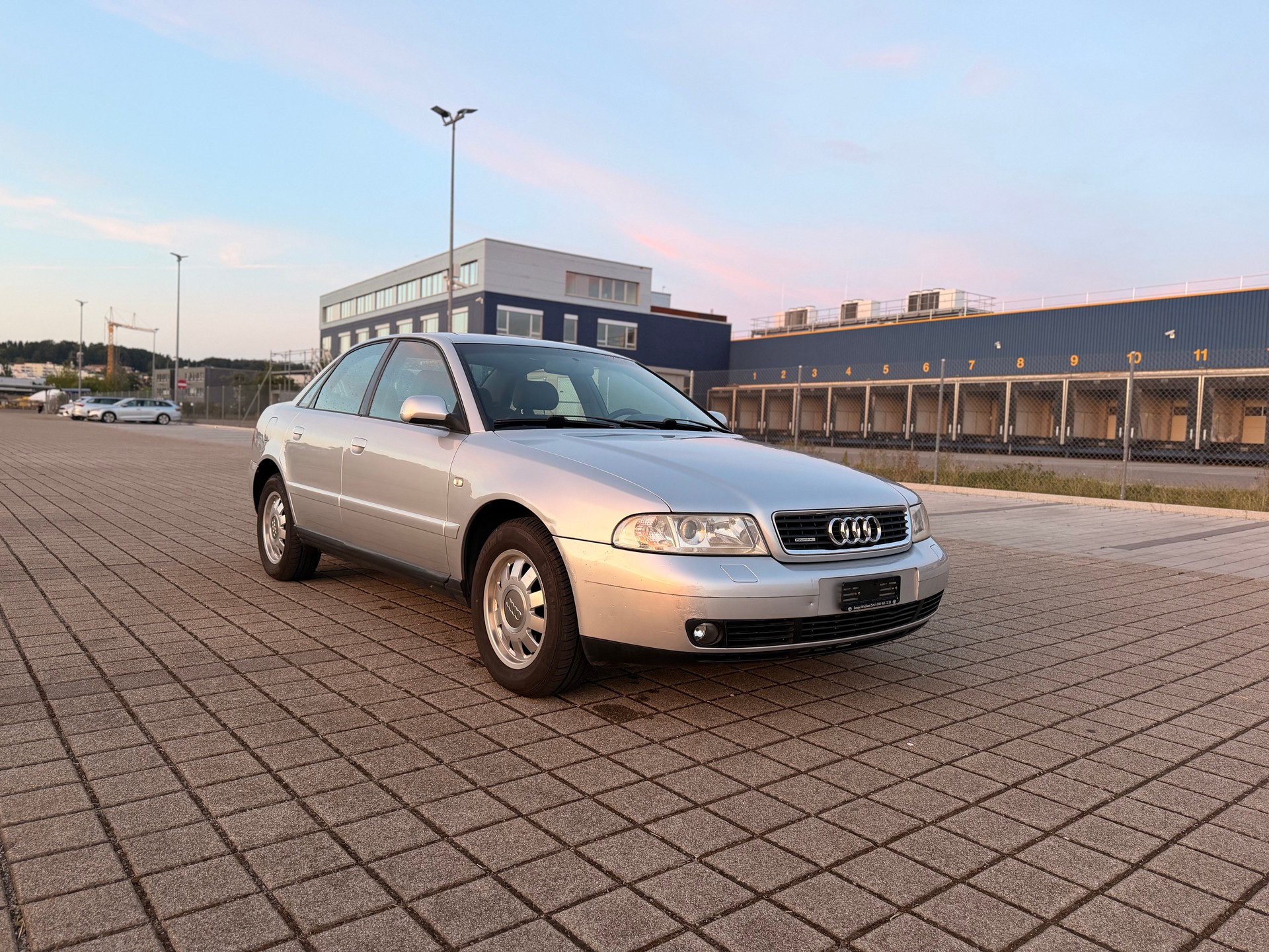 AUDI A4 1.8 quattro Ambition-image-4