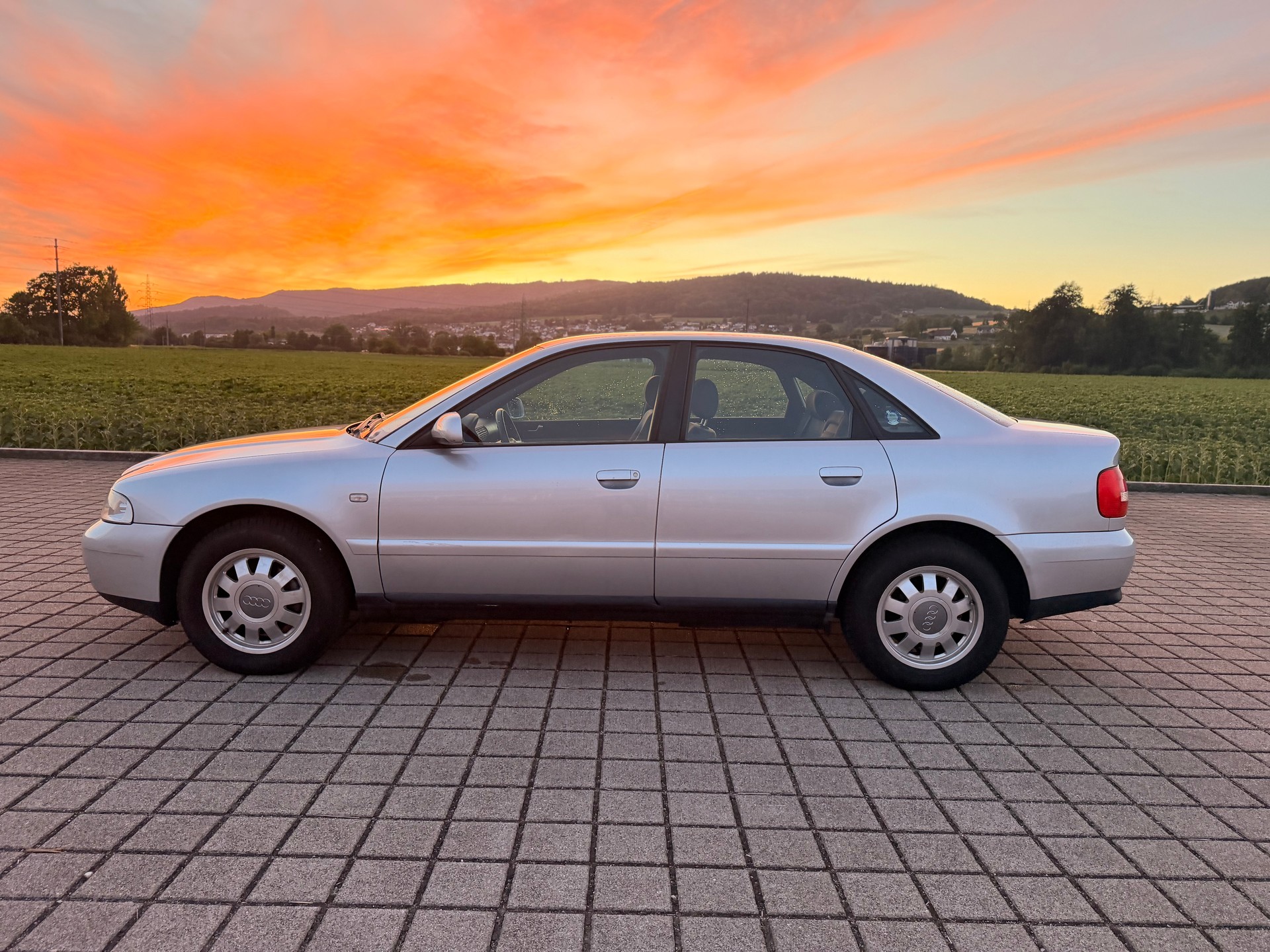 AUDI A4 1.8 quattro Ambition-image-13