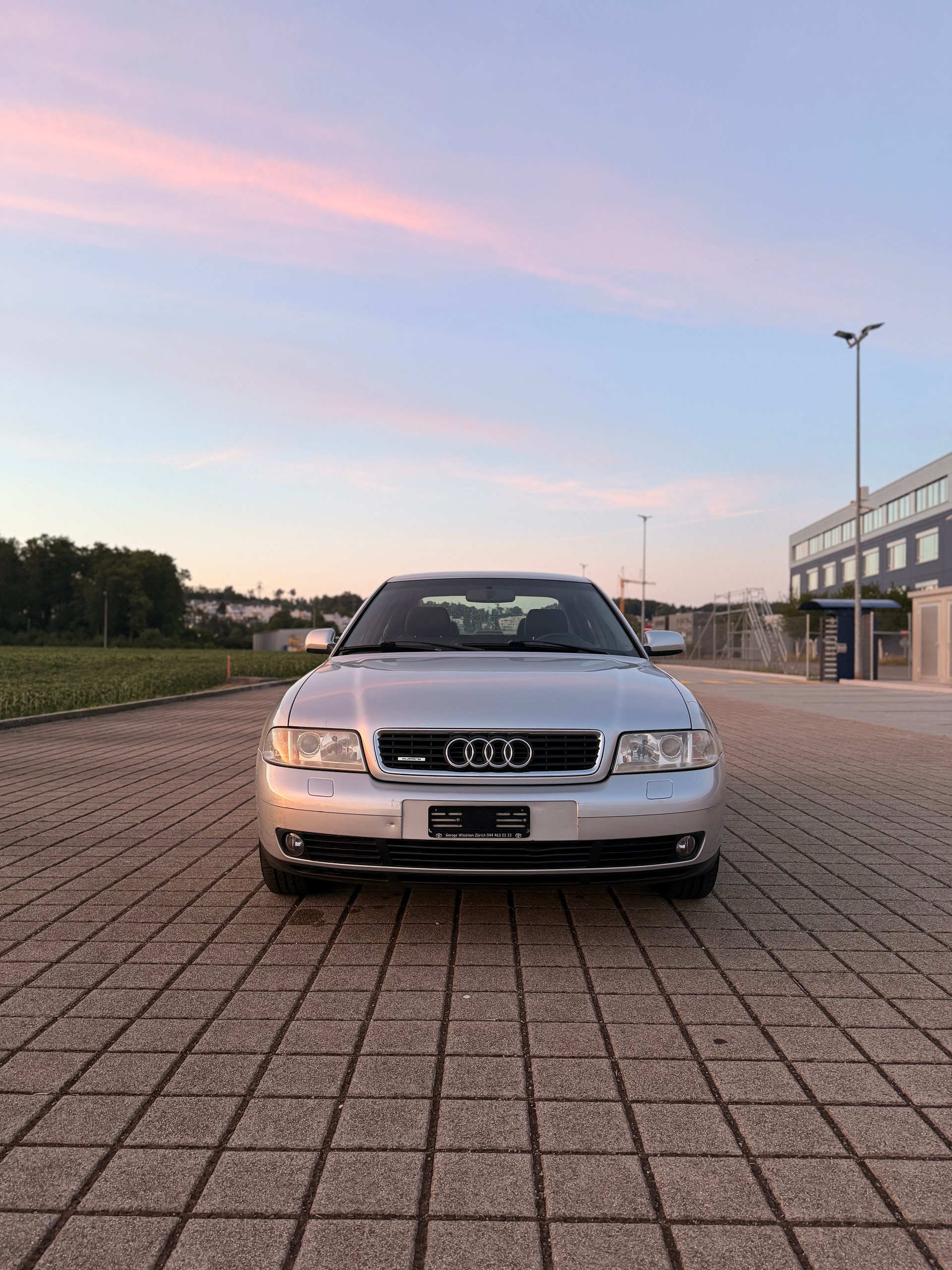 AUDI A4 1.8 quattro Ambition-image-2