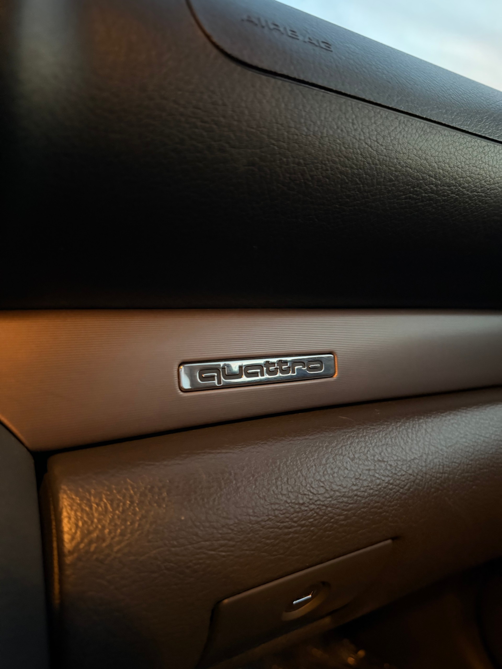 AUDI A4 1.8 quattro Ambition-image-22