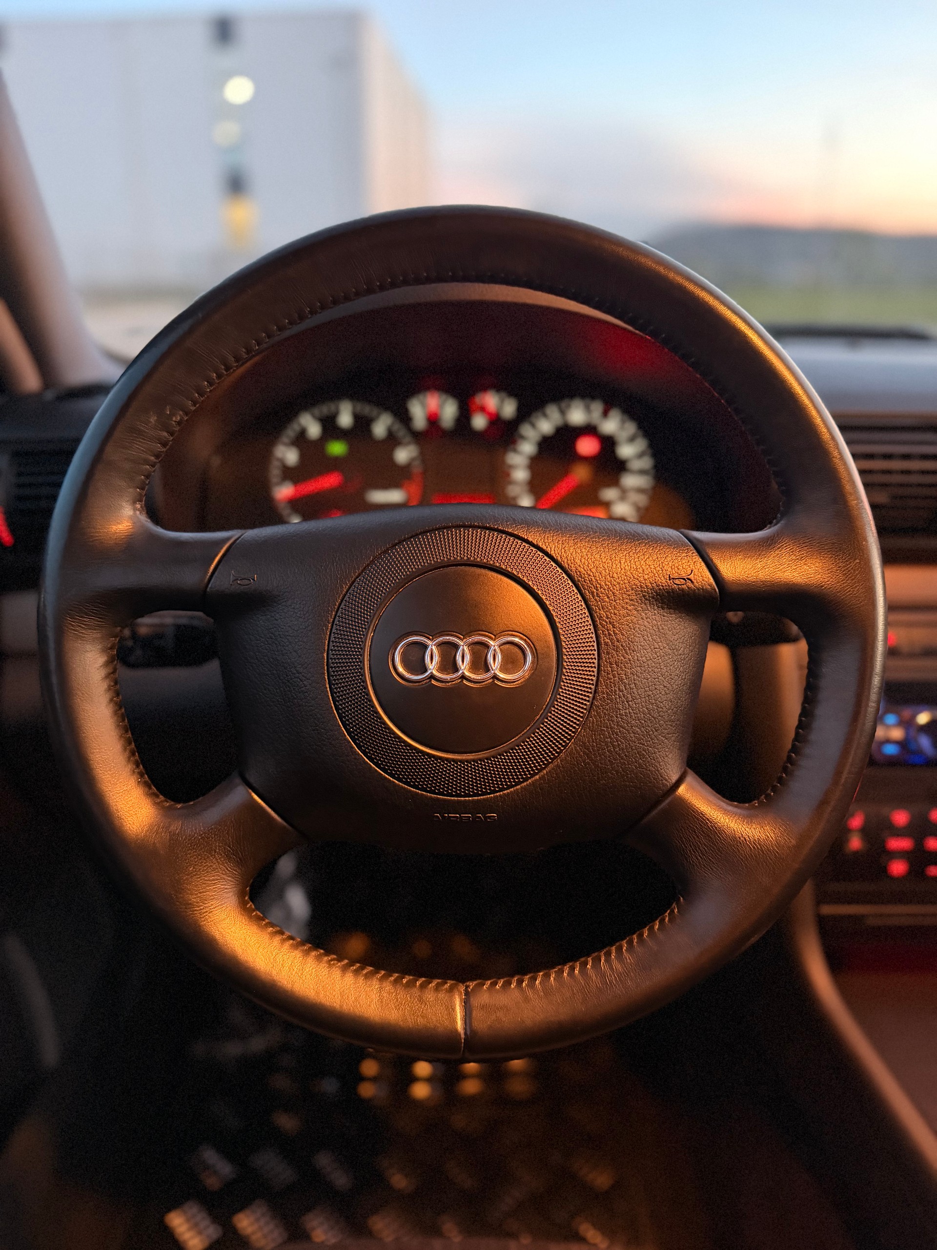 AUDI A4 1.8 quattro Ambition-image-17