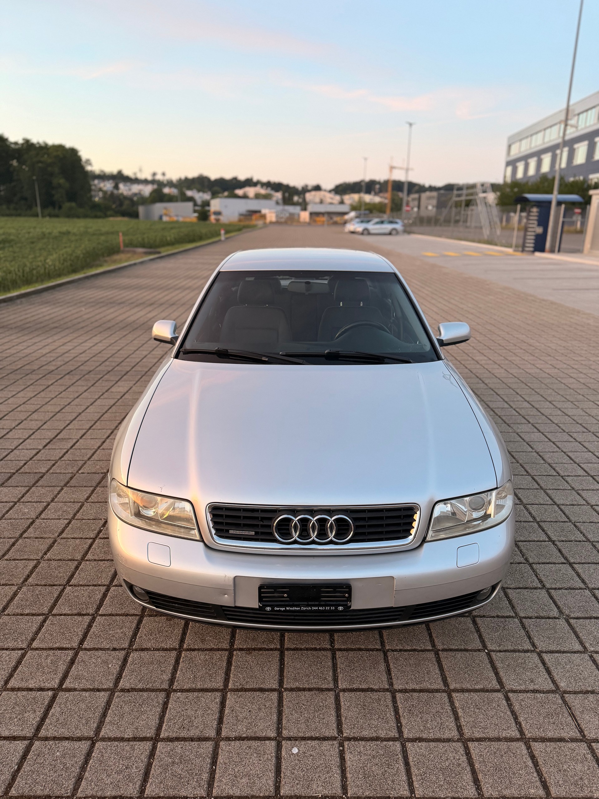 AUDI A4 1.8 quattro Ambition-image-3