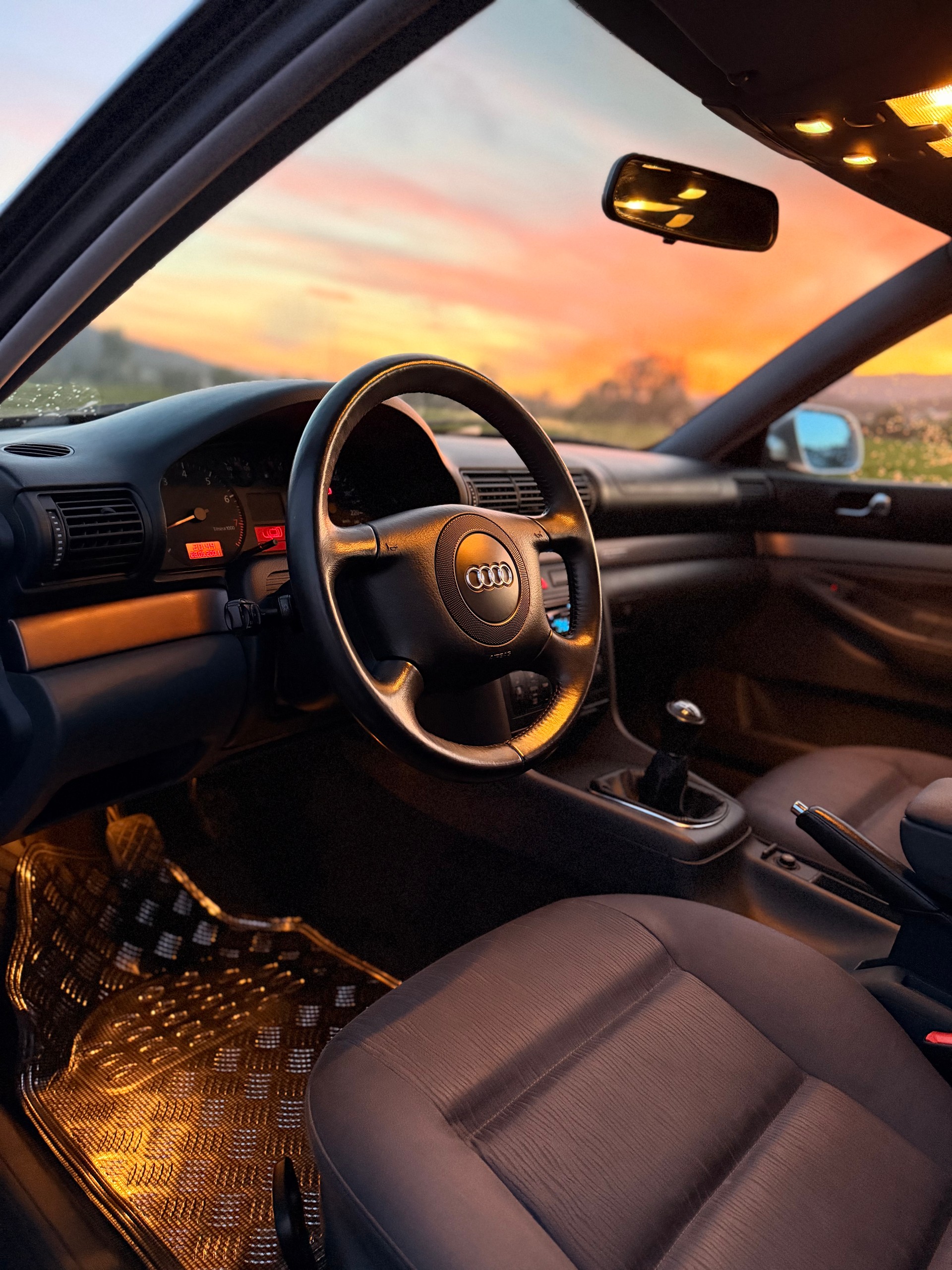AUDI A4 1.8 quattro Ambition-image-16