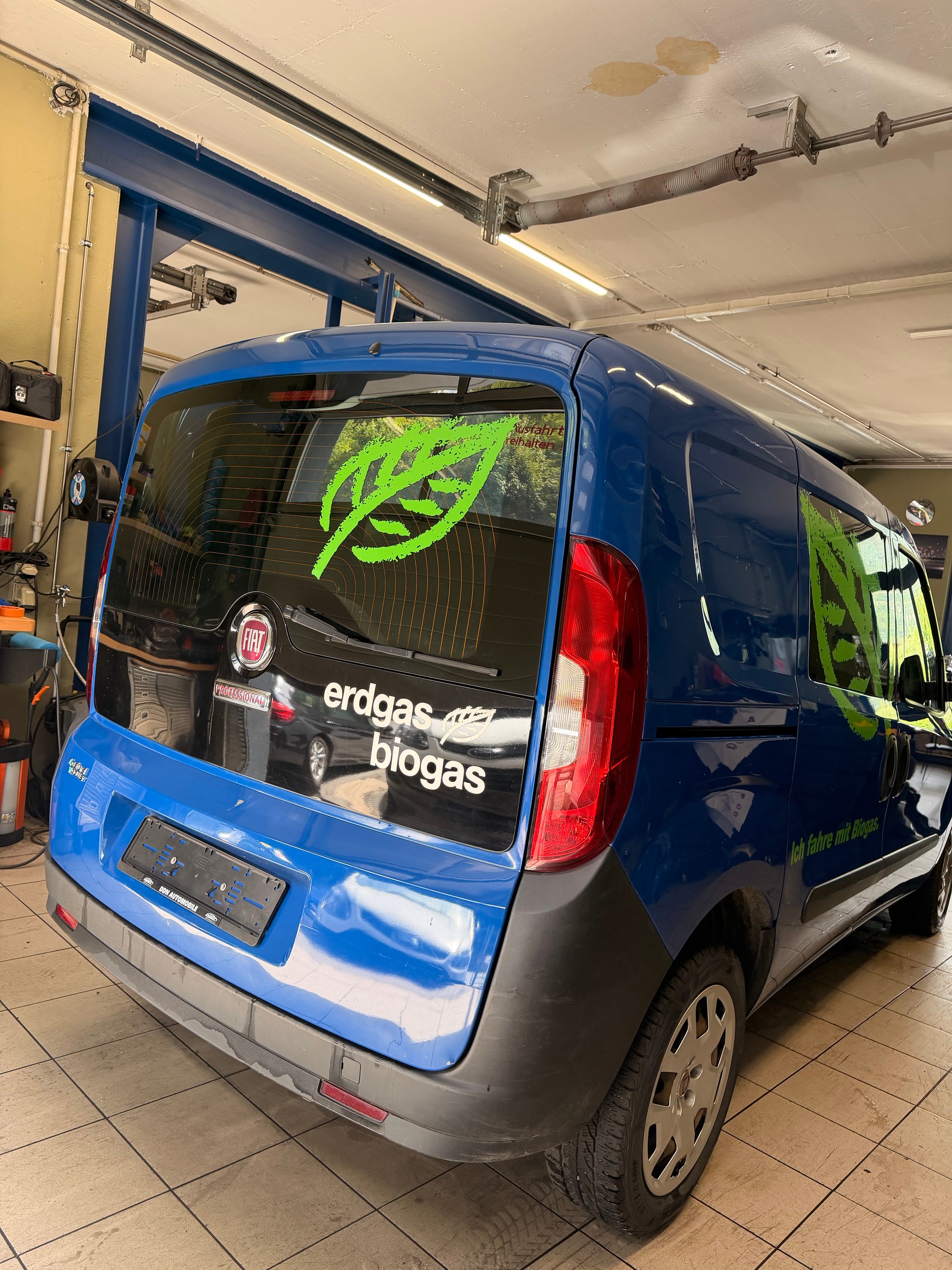 FIAT Doblò 1.4 Natural Power Cargo Swiss-image-2