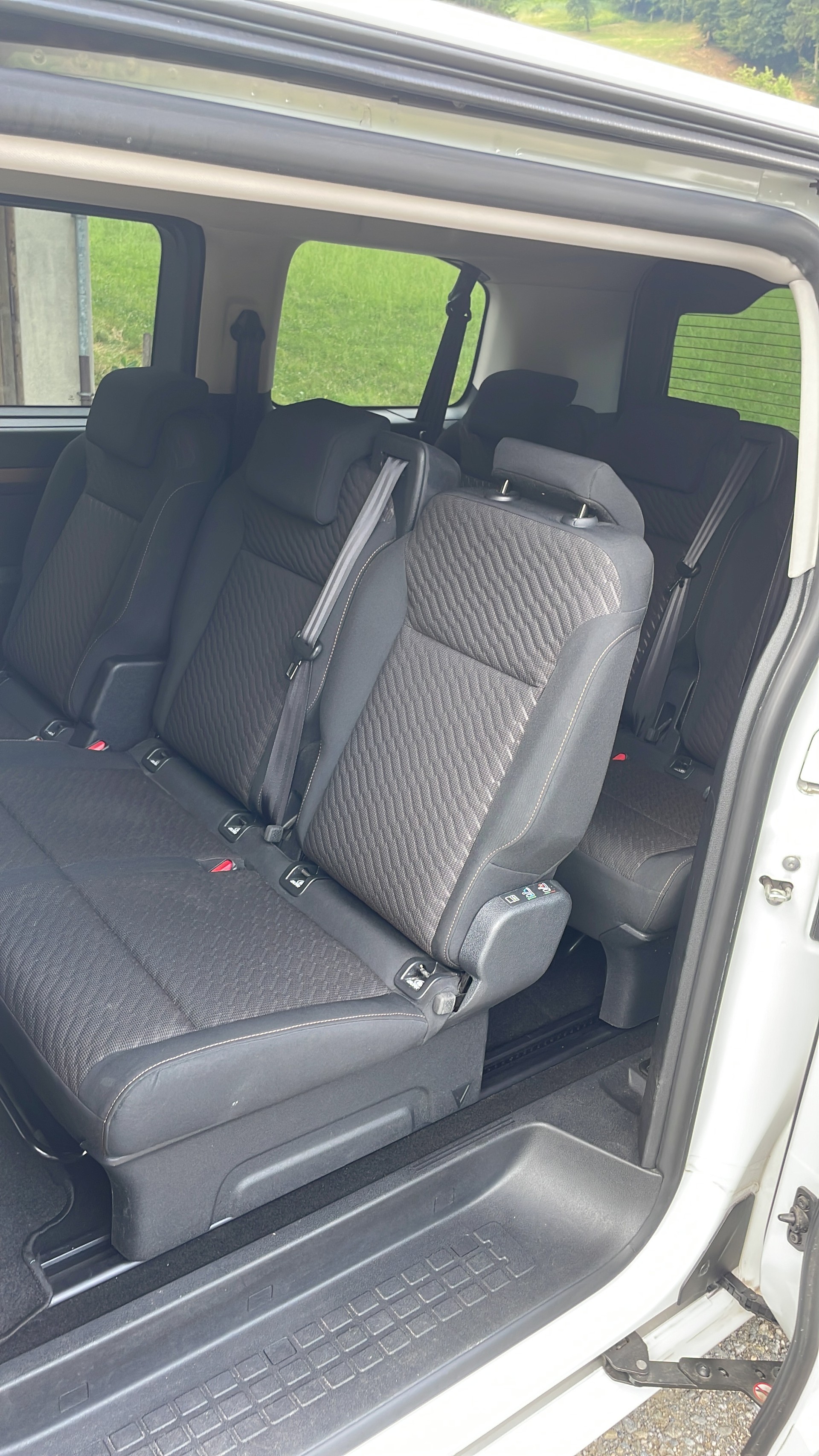 TOYOTA 2.0 D Family-image-2