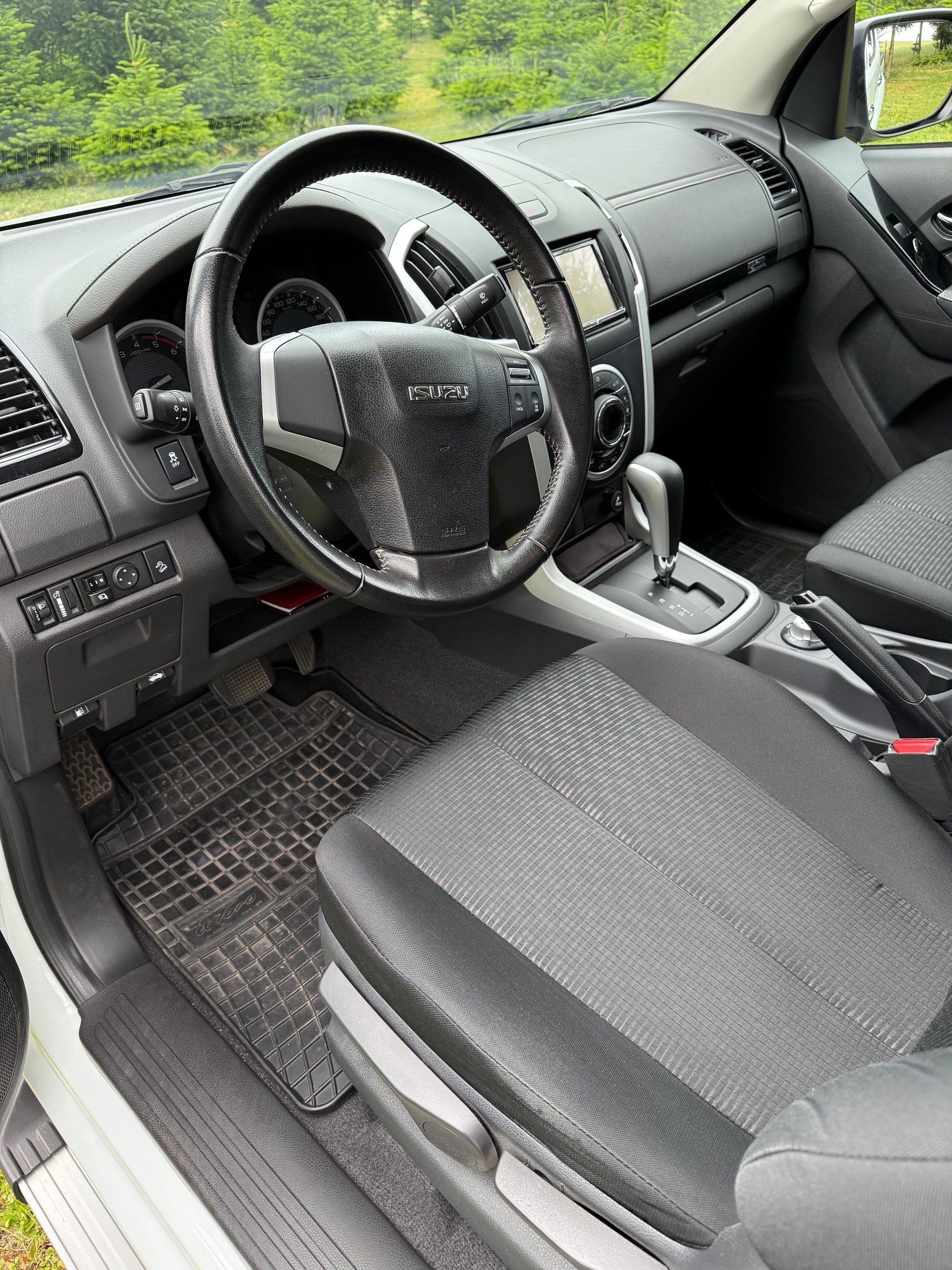 ISUZU D-MAX-image-2