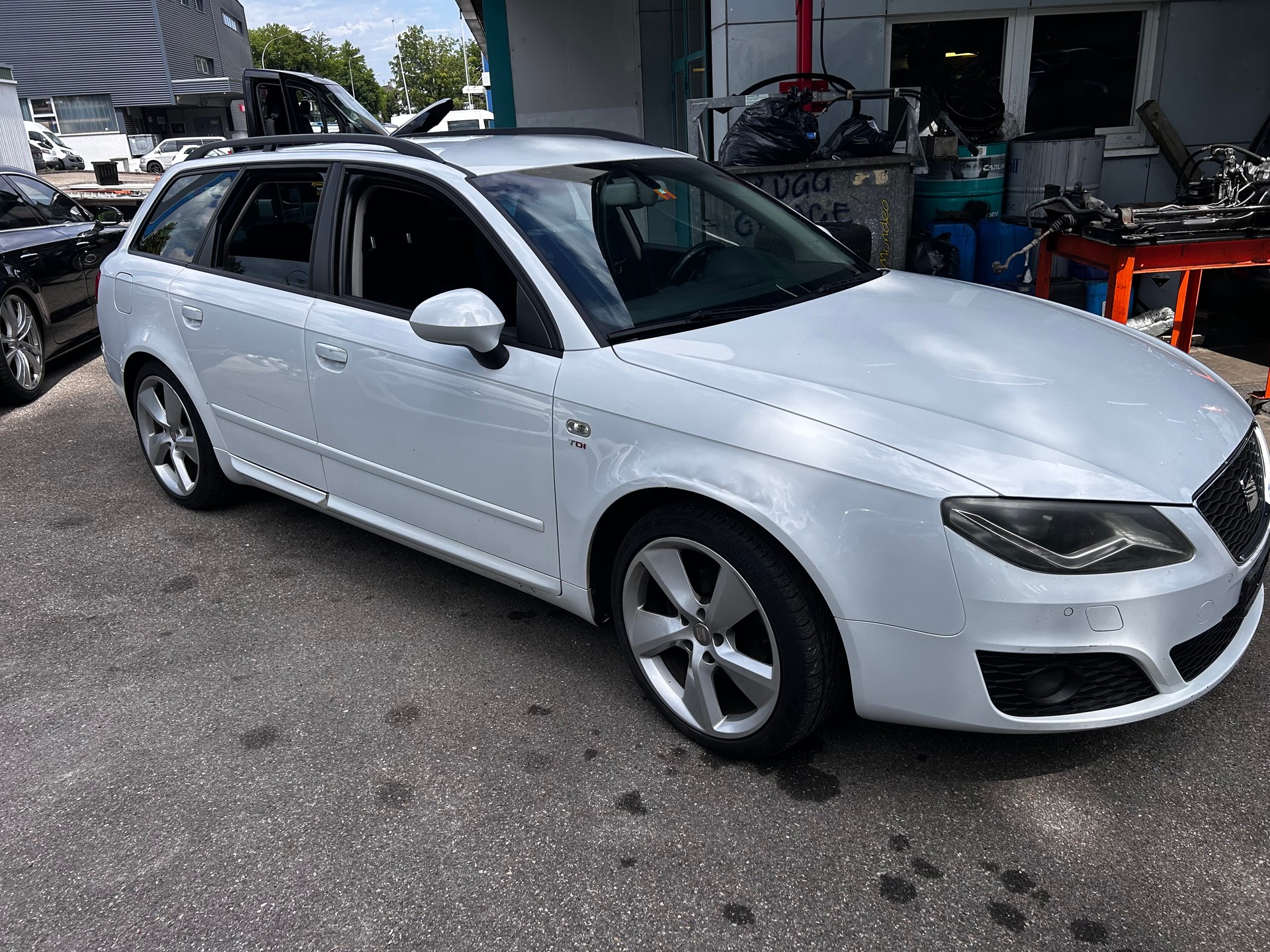 SEAT Exeo ST 2.0 TDI Solution-image-2