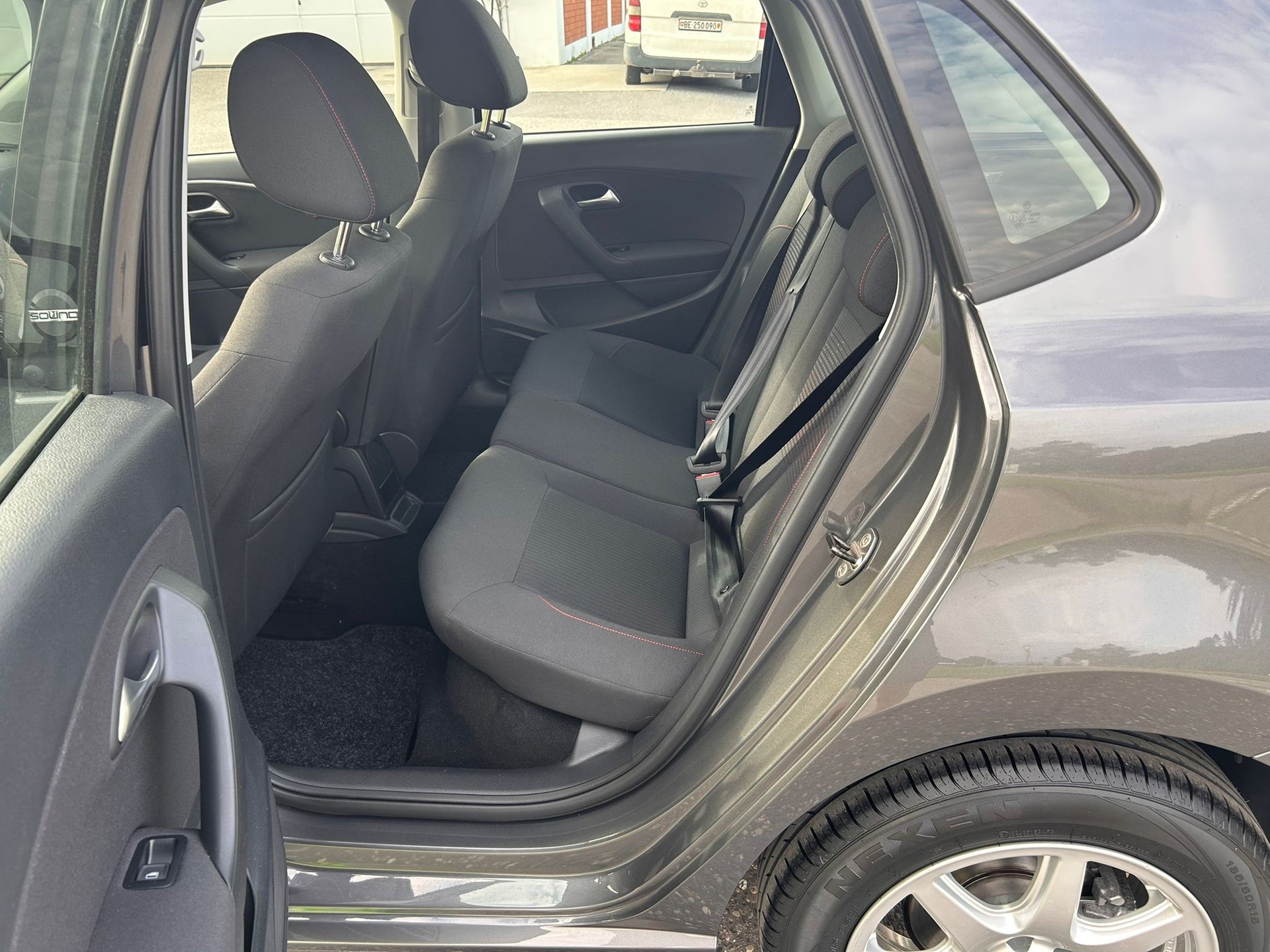 VW Polo 1.2 TSI BMT Sound DSG-image-12