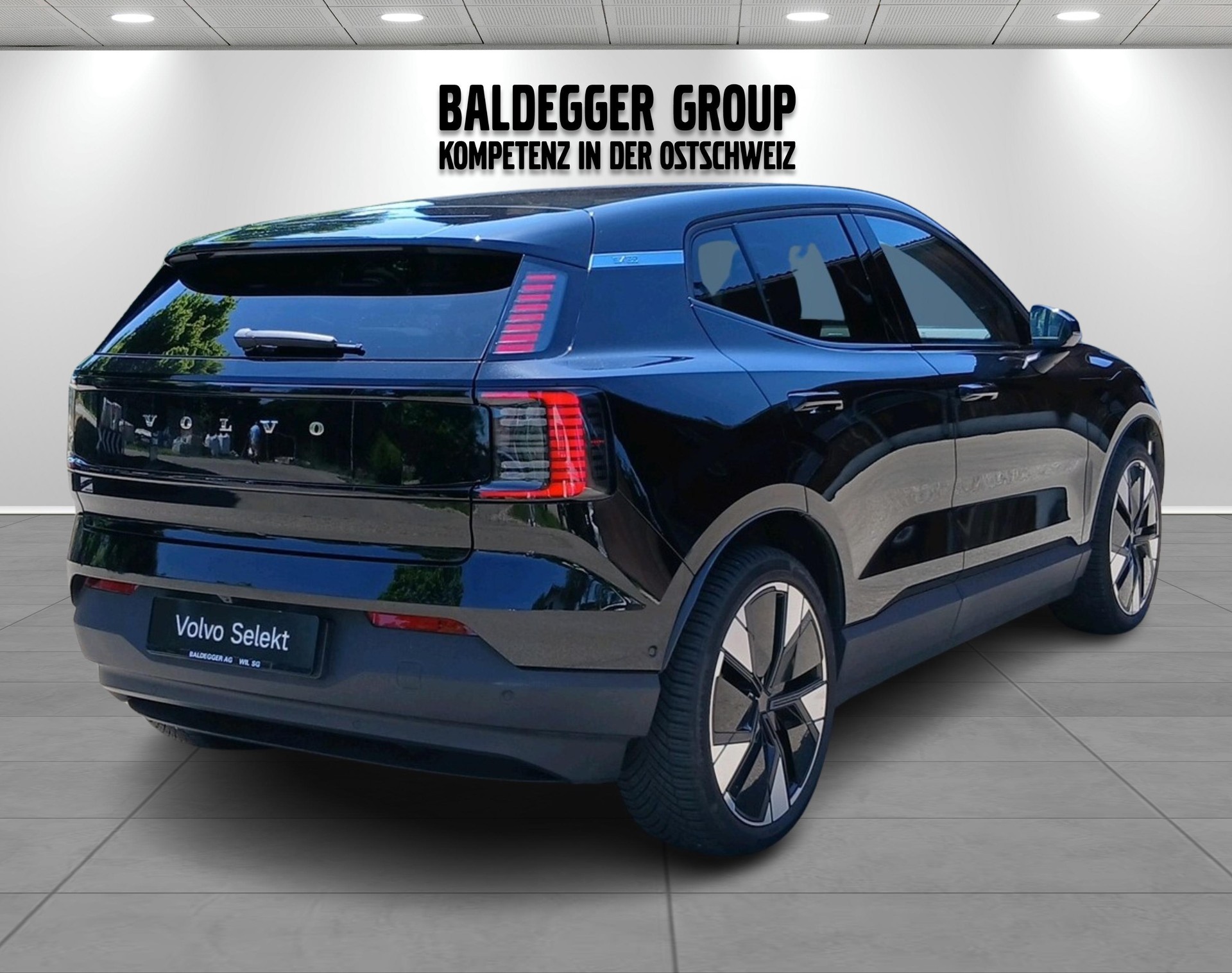 VOLVO EX 30 E60 Twin Ultra Performanc-image-1