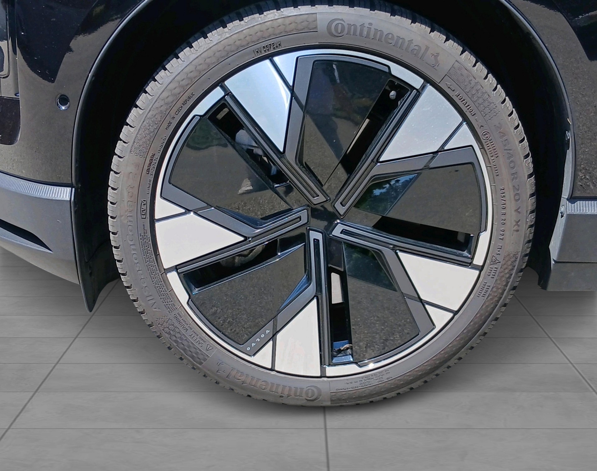 VOLVO EX 30 E60 Twin Ultra Performanc-image-10