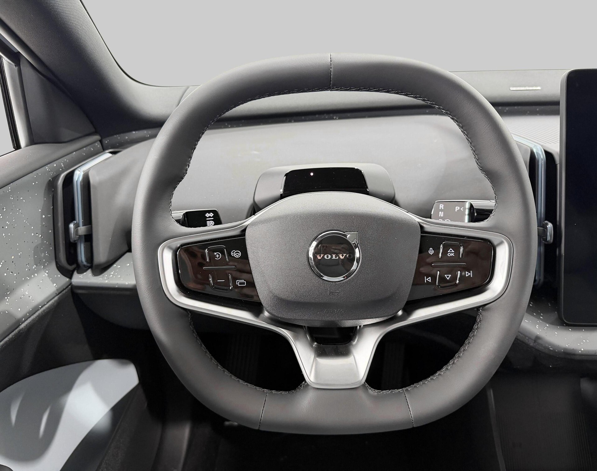 VOLVO EX 30 E60 Twin Ultra Performanc-image-11