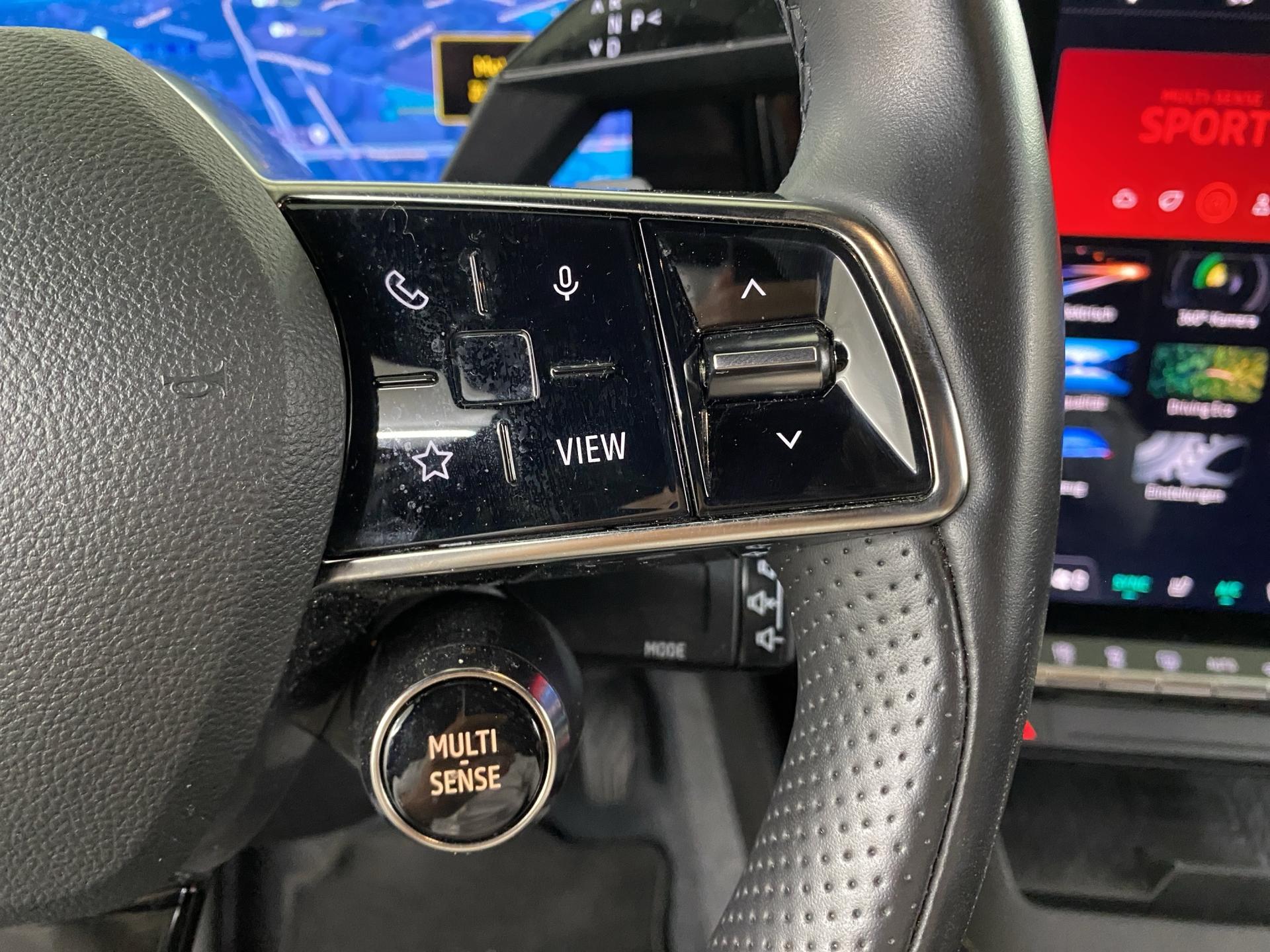 RENAULT Mégane E-TECH EV60 Iconic-image-13