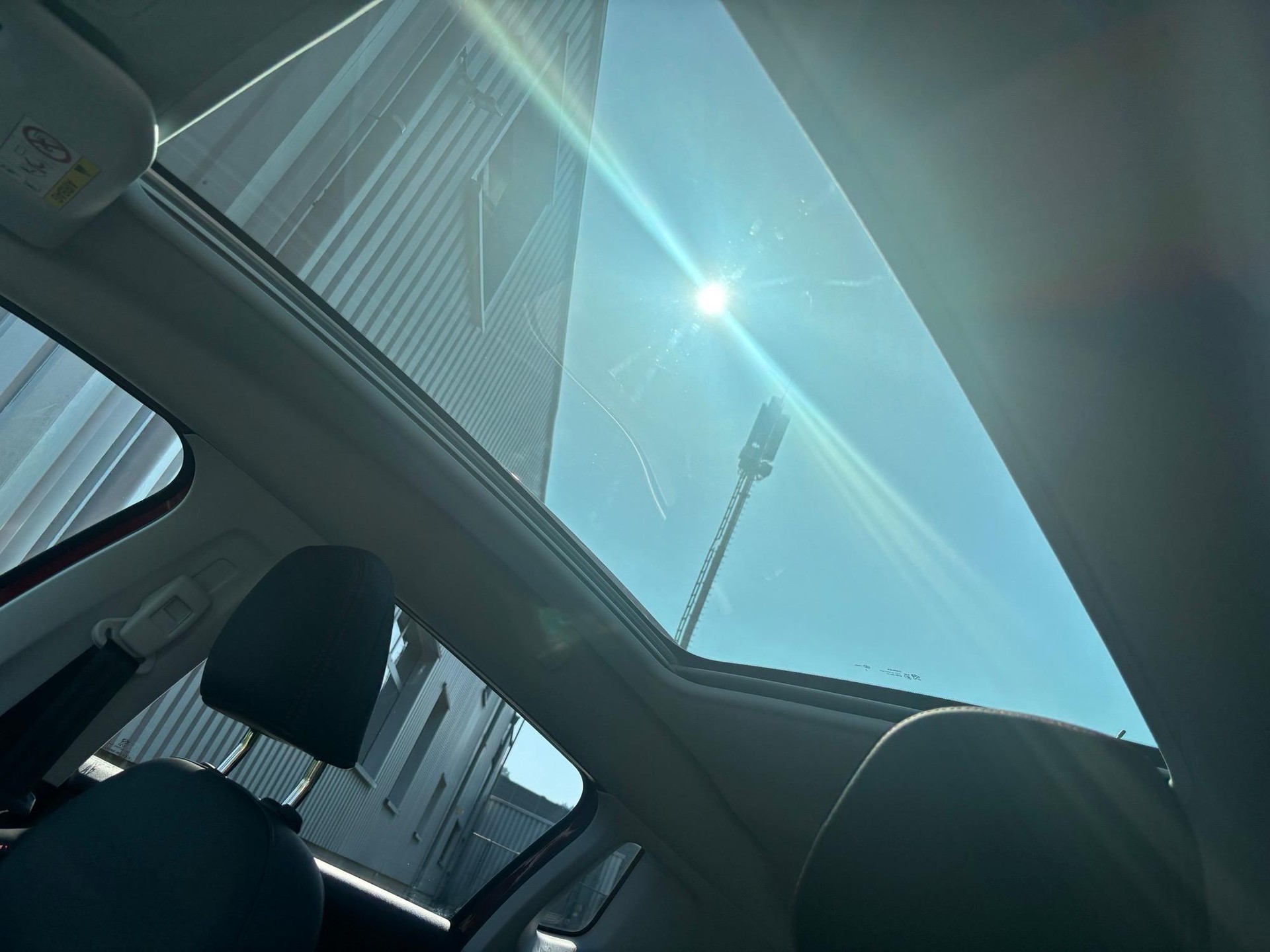 PEUGEOT 2008 1.2 PureTech 110 GT Line S/S-image-16