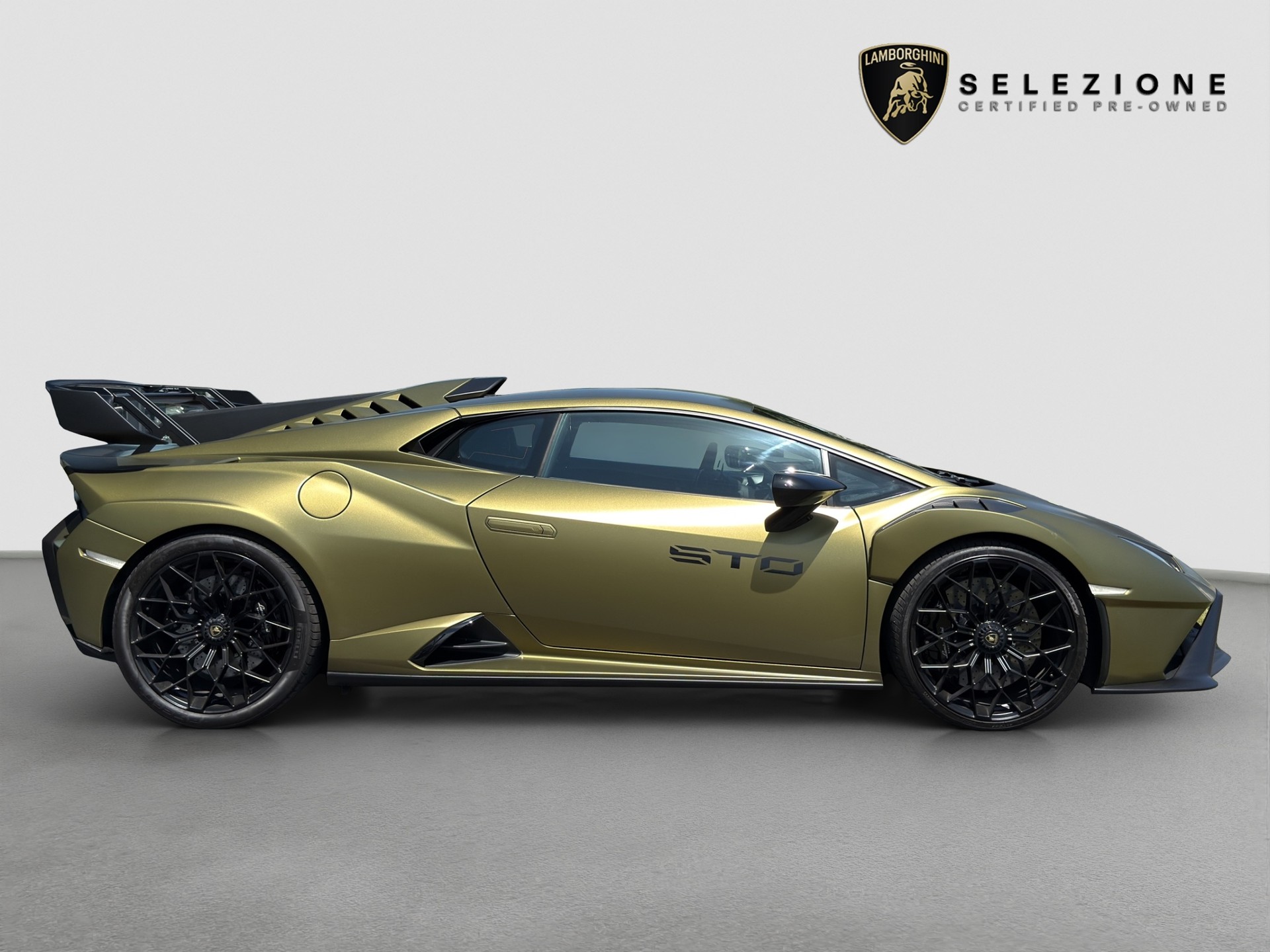 LAMBORGHINI Huracan STO Coupé DCT RWD-image-1