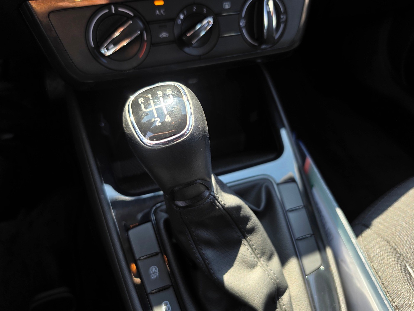 SKODA Fabia 1.0 MPI Active-image-11