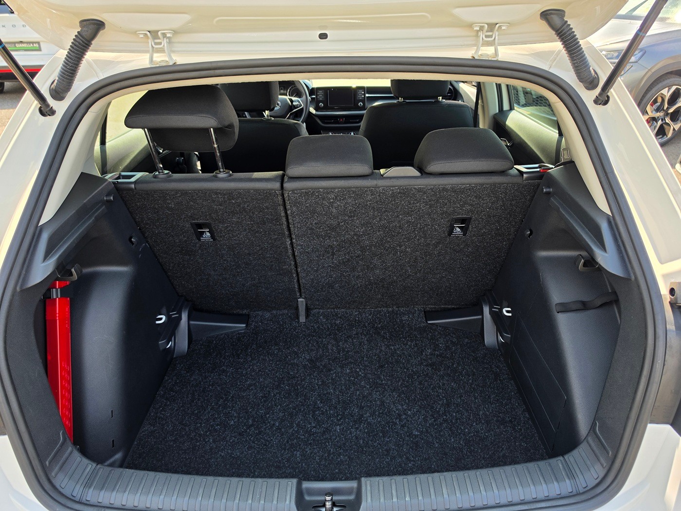 SKODA Fabia 1.0 MPI Active-image-4