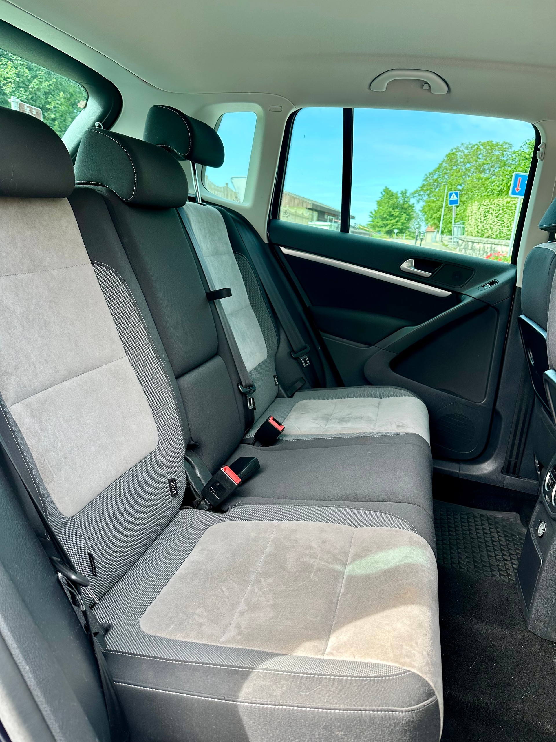 VW Tiguan 2.0 TDI BMT Design 4Motion DSG-image-12
