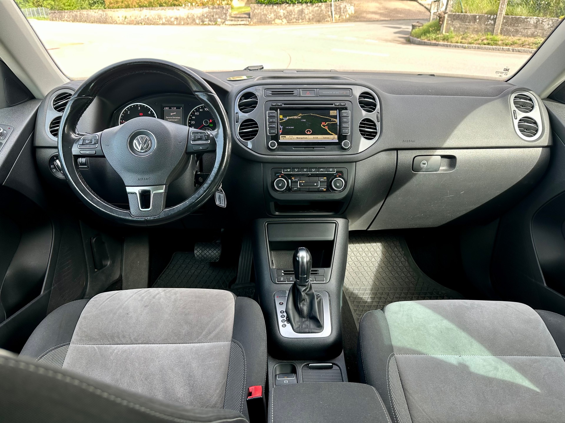 VW Tiguan 2.0 TDI BMT Design 4Motion DSG-image-8