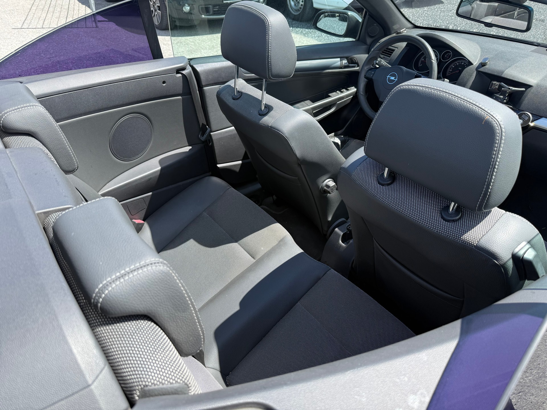 OPEL Astra TT 1.9 CDTi 16V Cosmo-image-13