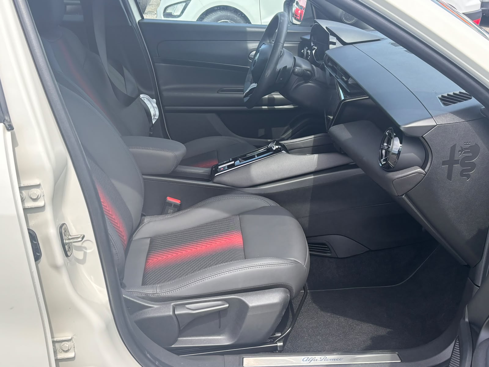 ALFA ROMEO Junior 1.2 48V Hybrid Q4-image-13