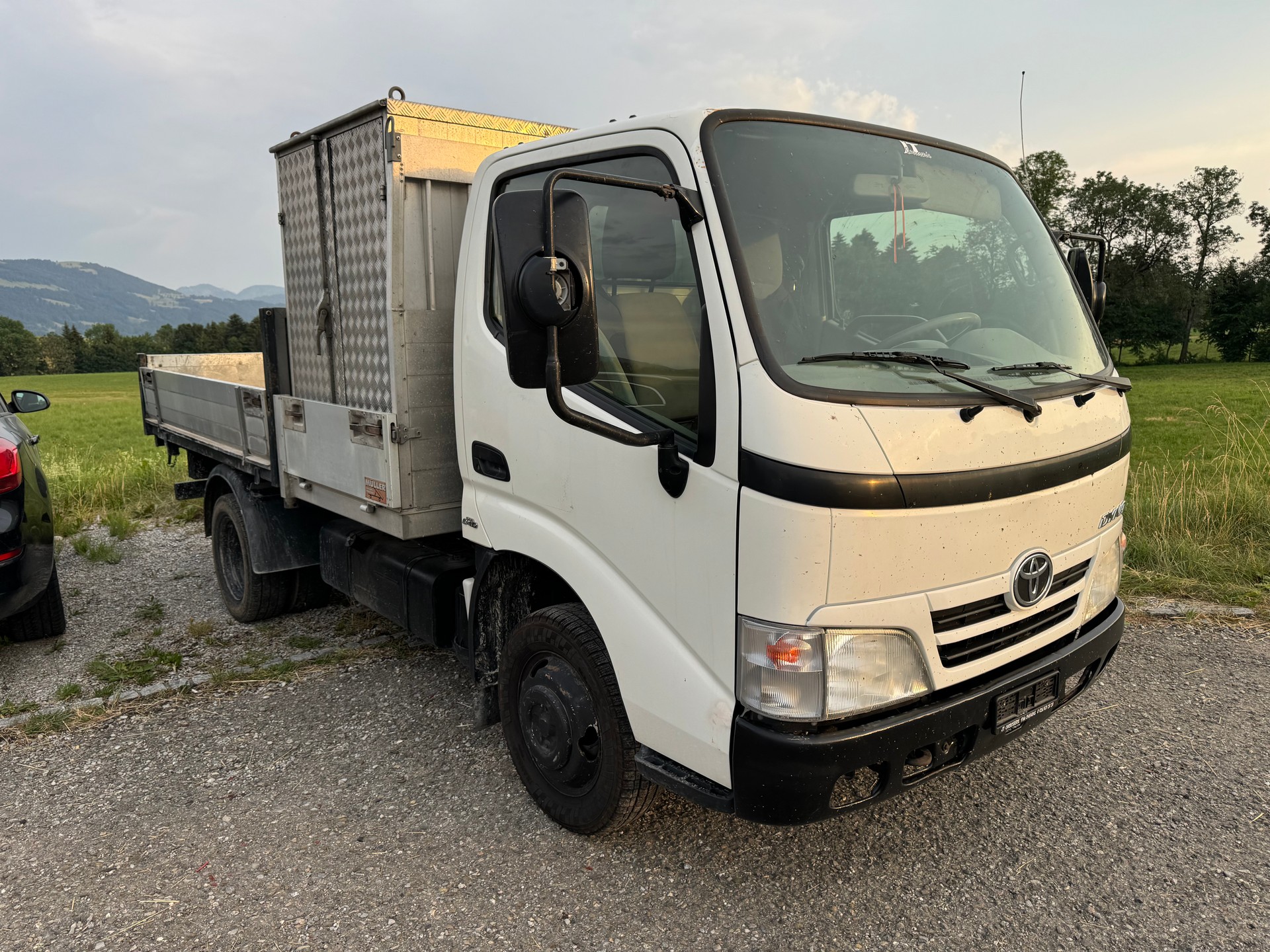 TOYOTA Dyna 150 SWB-image-1