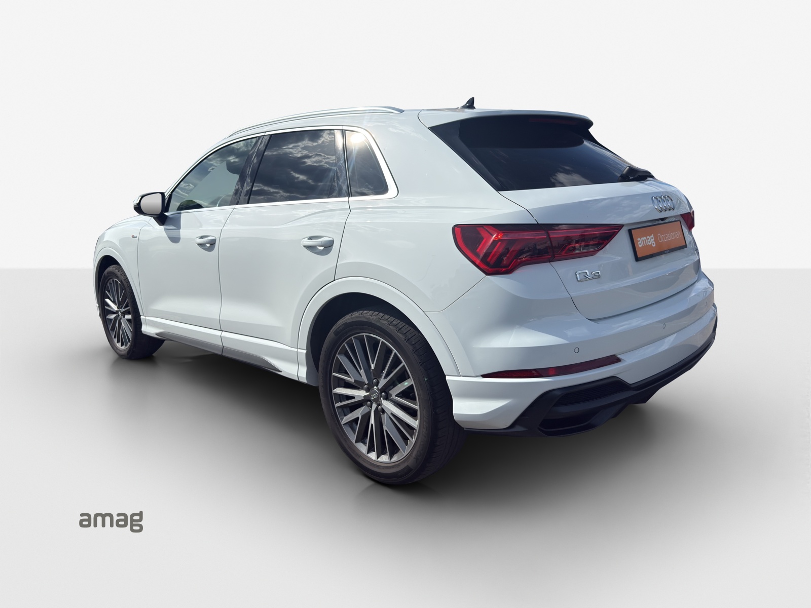 AUDI Q3 45 TFSI S line quattro S-tronic-showroom-element-2
